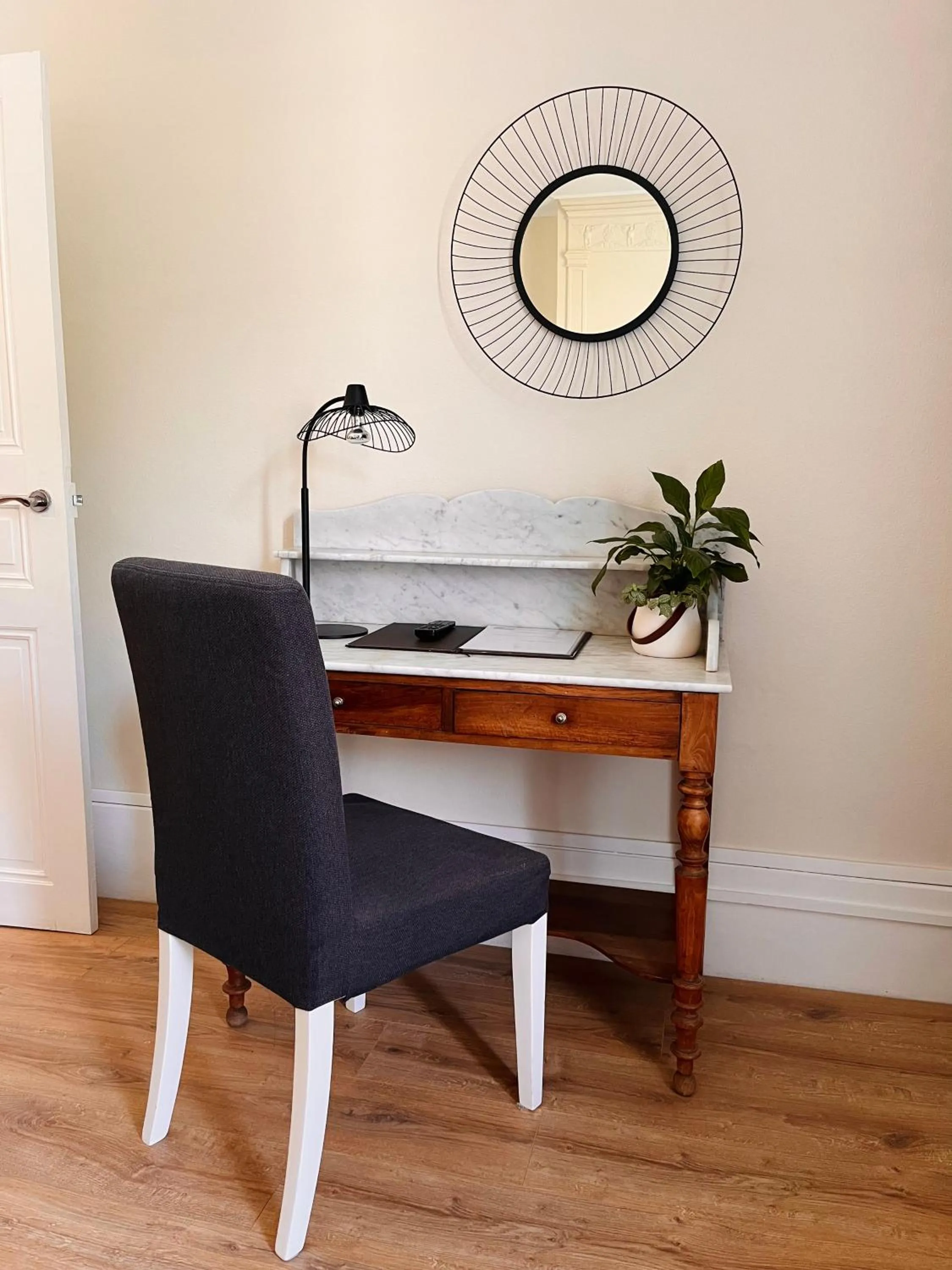 Decorative detail in Hôtel Restaurant La Désirade