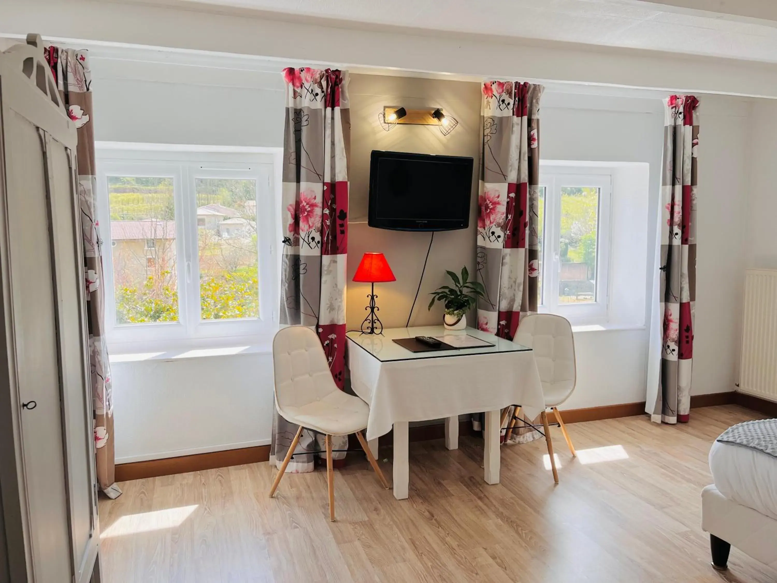 Comfort Double Room in Hôtel Restaurant La Désirade Comfort Double Room in Hôtel Restaurant La Désirade