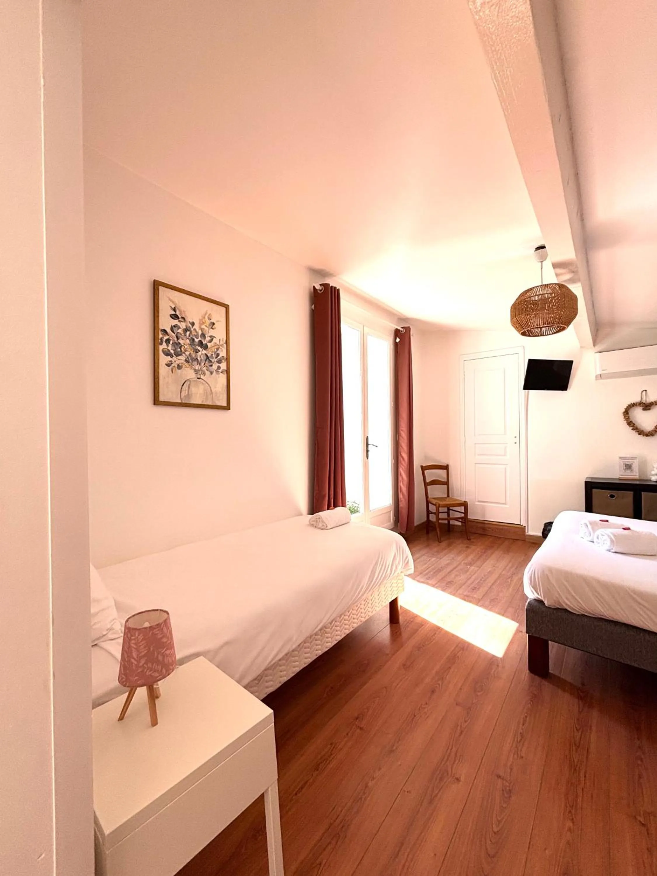 Bed in Hôtel Restaurant La Désirade