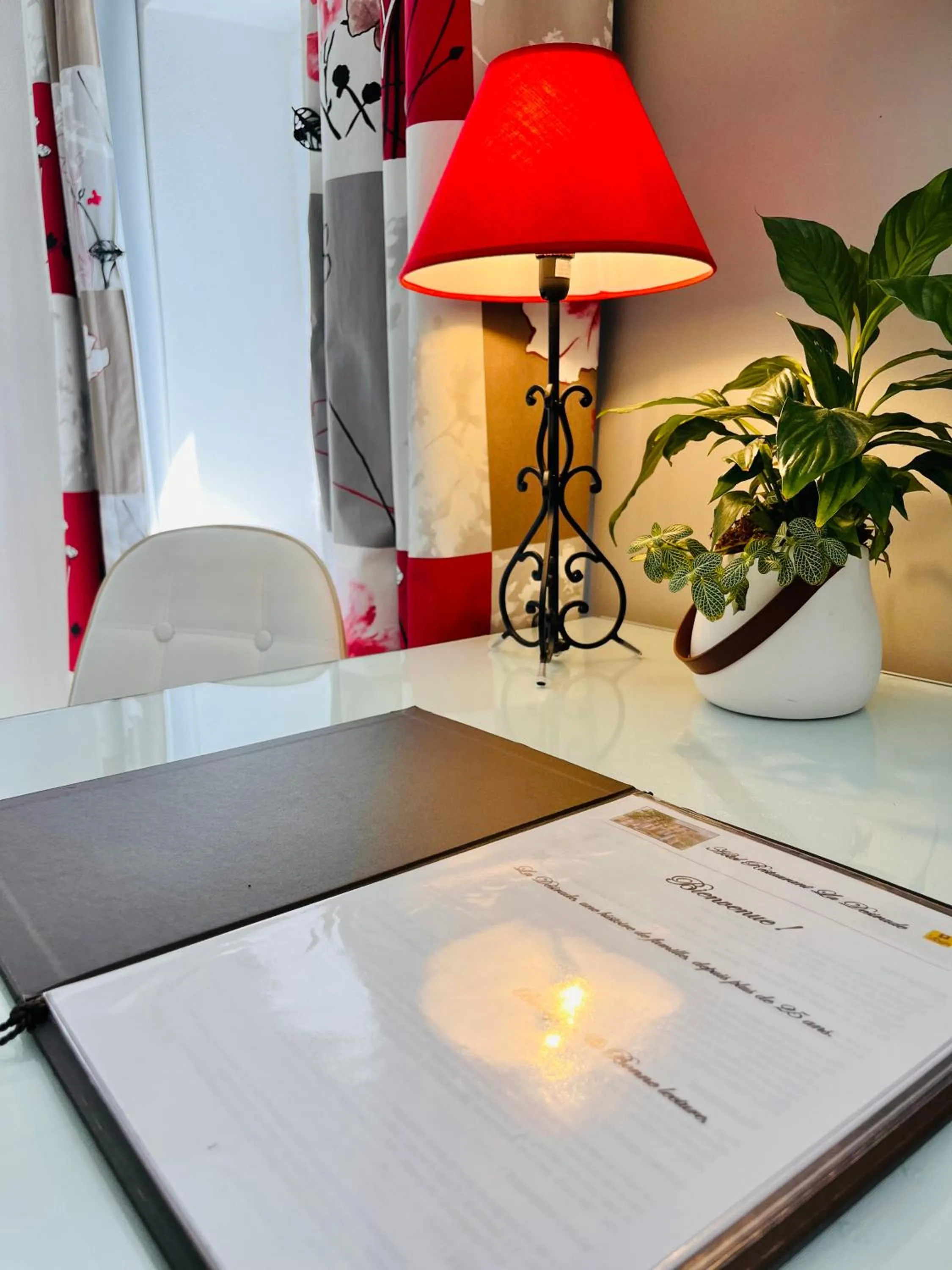 Decorative detail in Hôtel Restaurant La Désirade