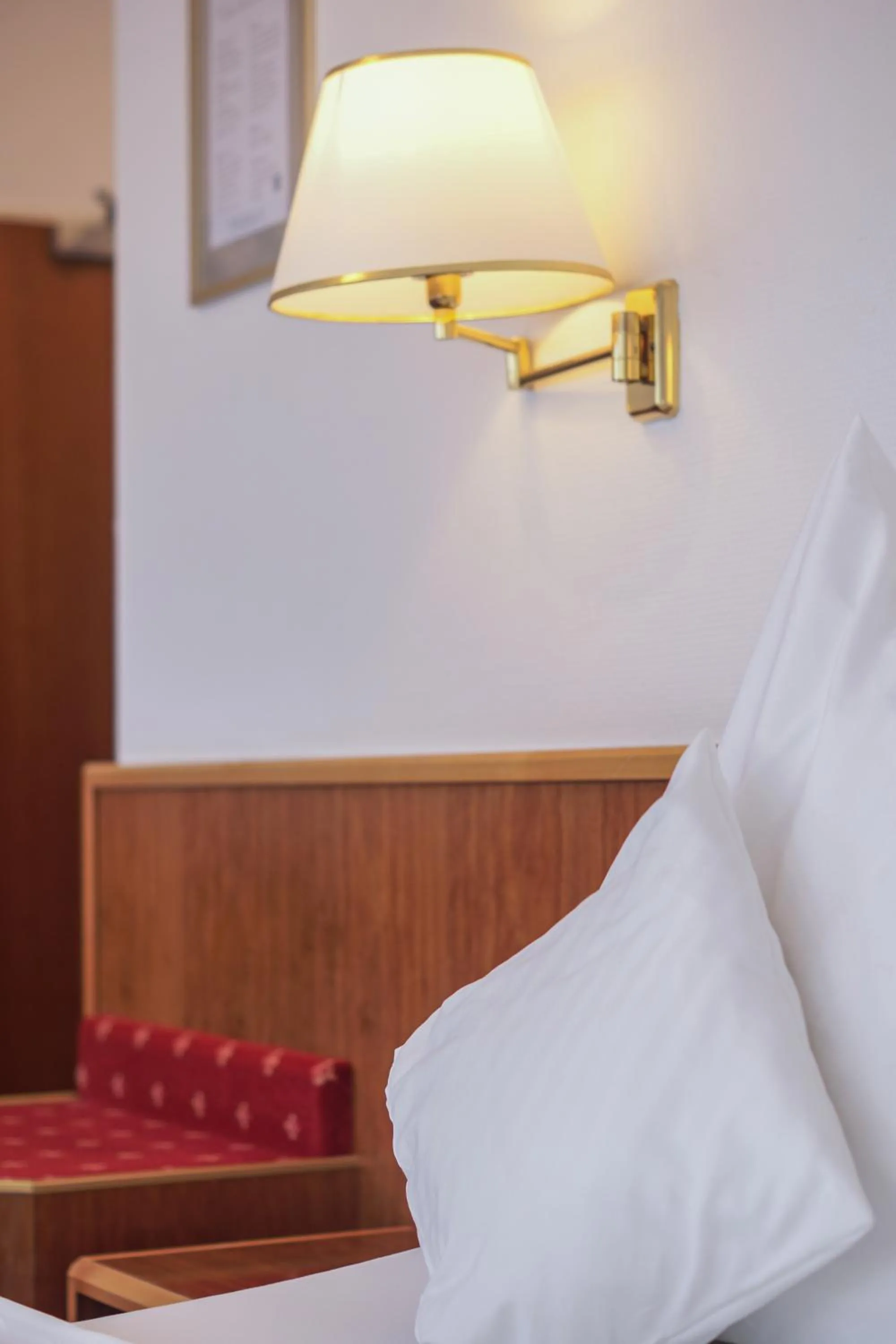 Bed in Hotel Garni in der Breite