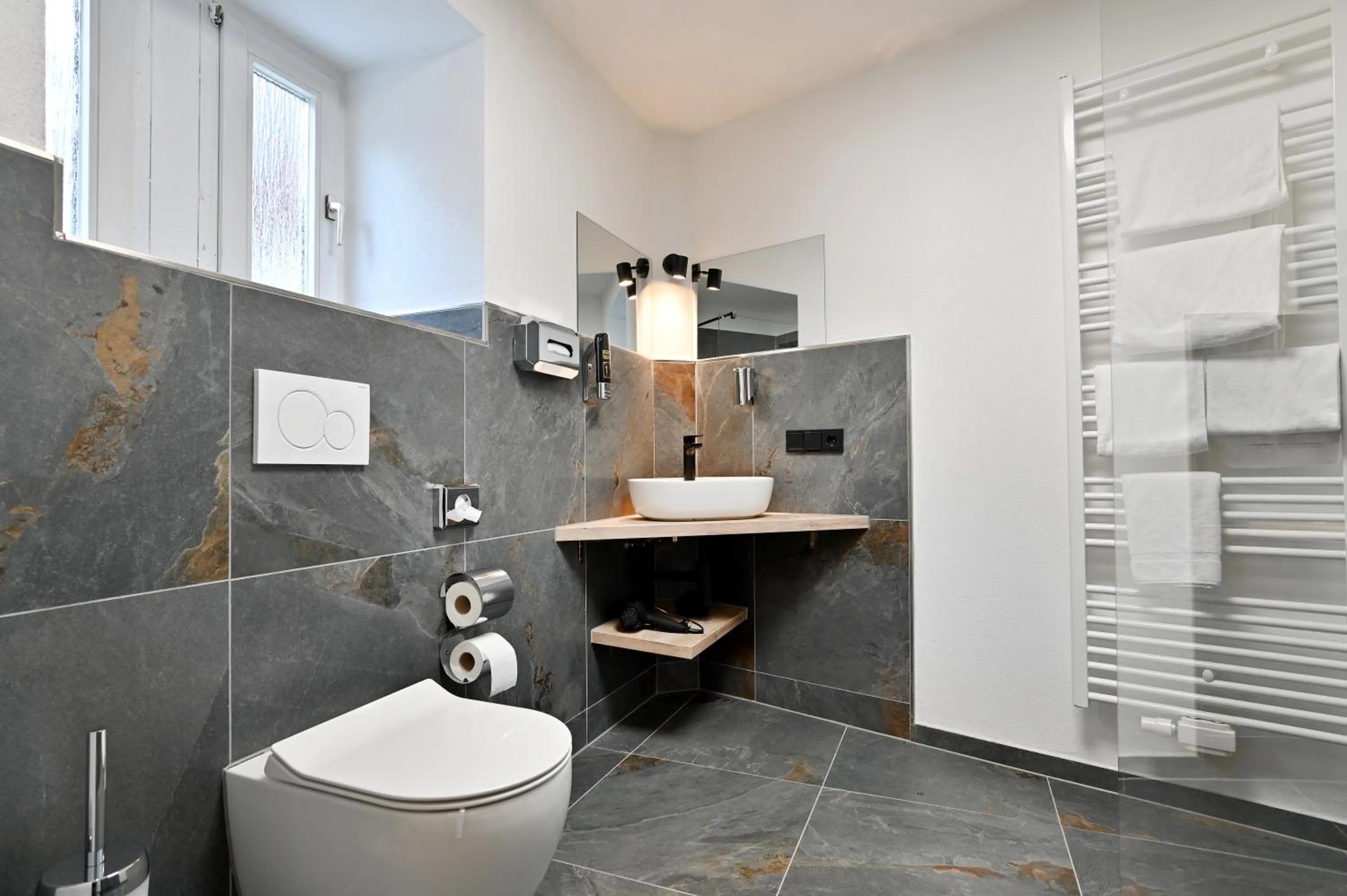 Bathroom in Hotel Zehnthof