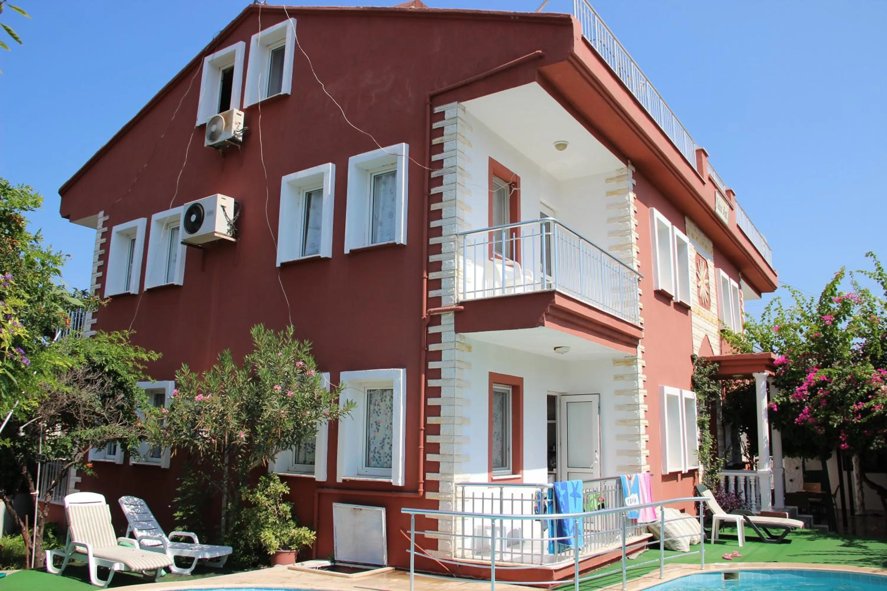 Facade/entrance in Yakut Apart Hotel