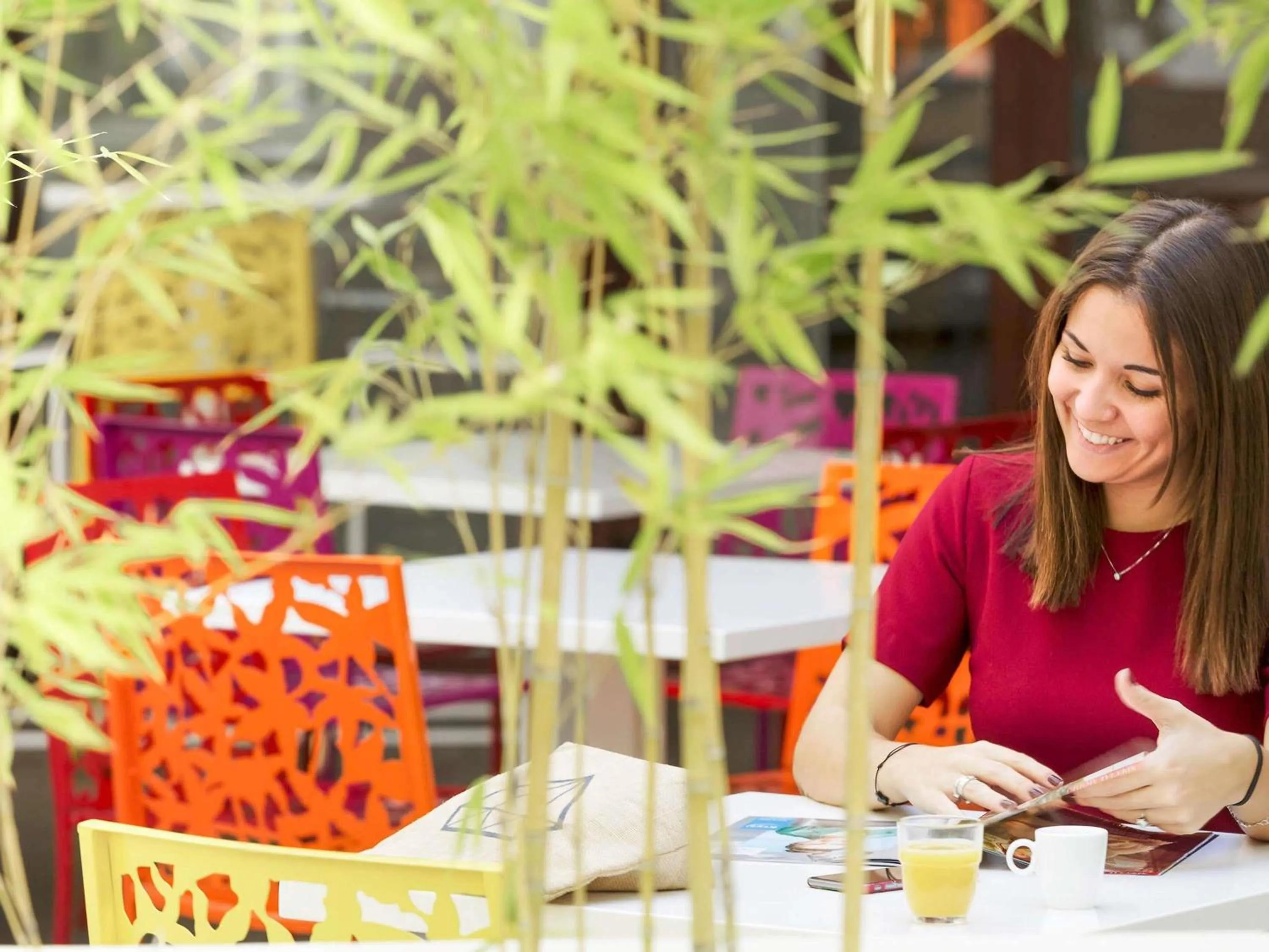 Lounge or bar in Novotel Suites Perpignan Centre - Grandes Suites & Confort Centre-Ville