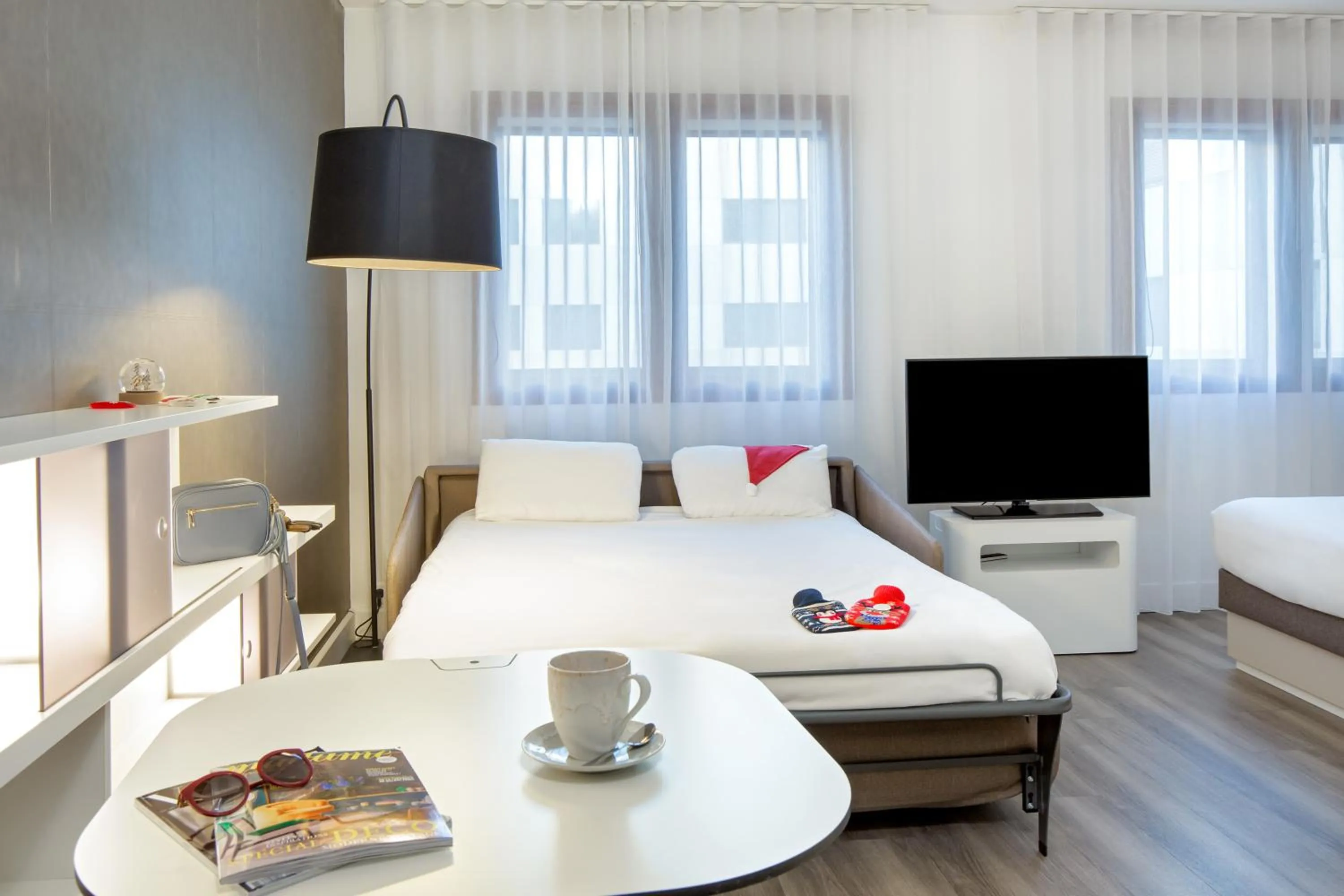 Bedroom, Bed in Novotel Suites Perpignan Centre - Grandes Suites & Confort Centre-Ville