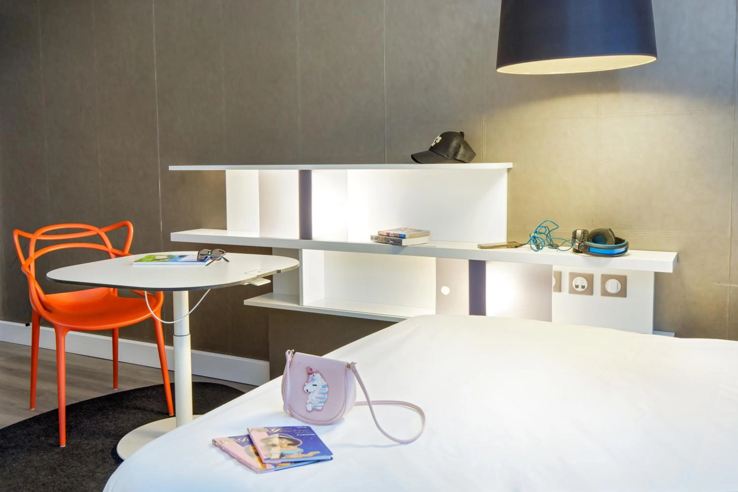 Decorative detail, Bed in Novotel Suites Perpignan Centre - Grandes Suites & Confort Centre-Ville