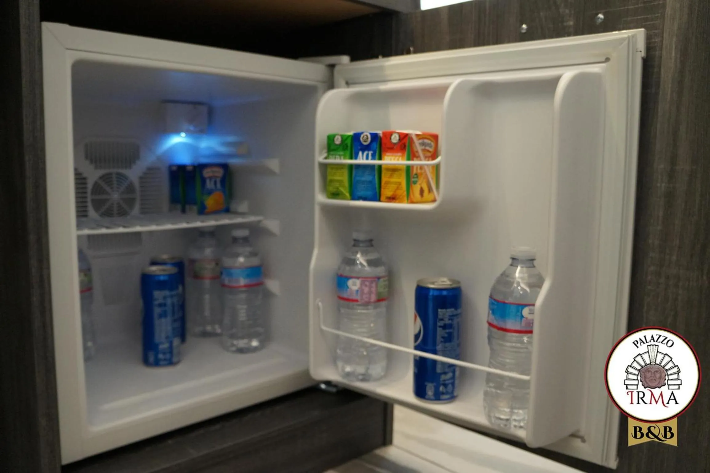 Food and drinks in Palazzo IrMa - Hotel - B&B Luxury