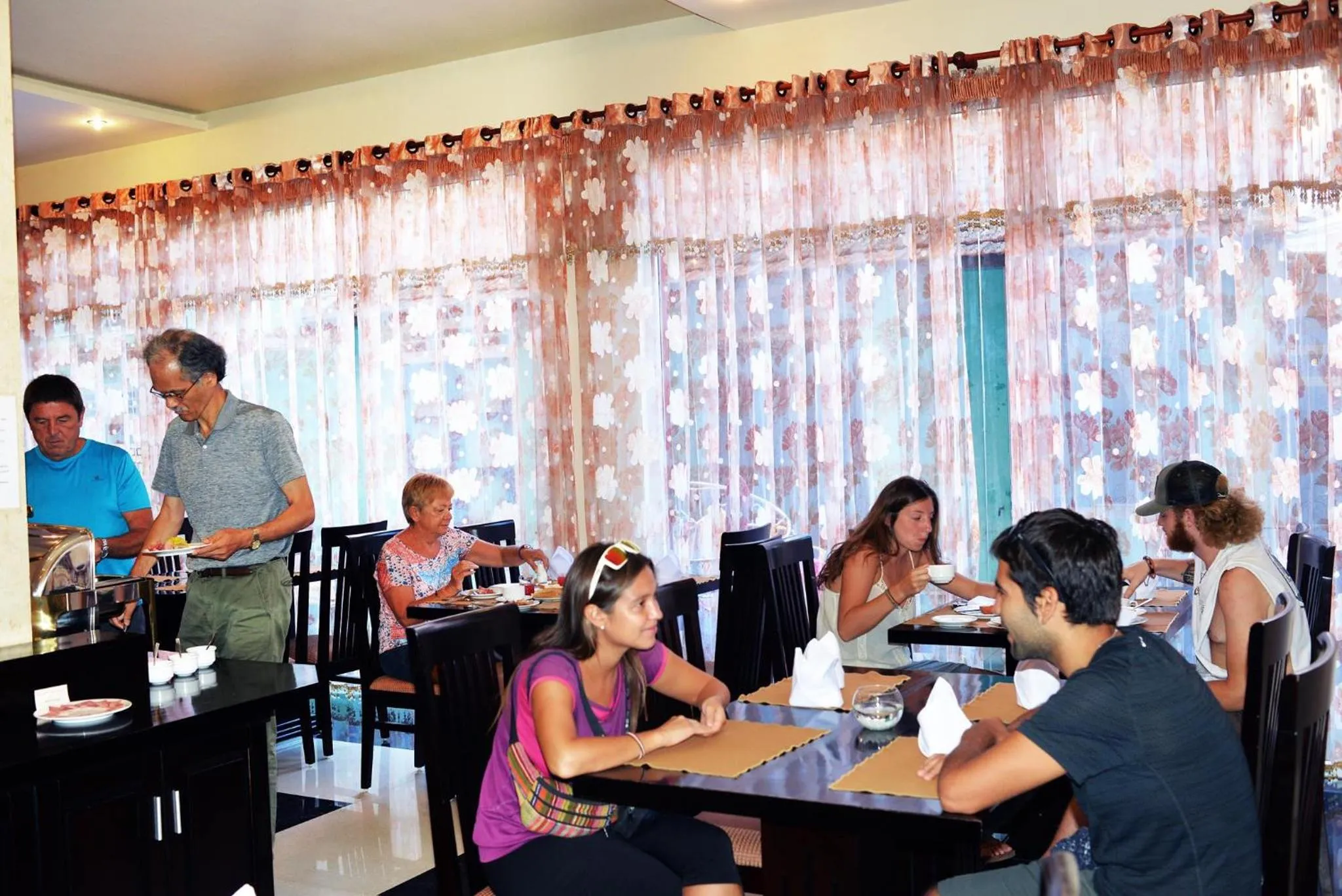 Restaurant/places to eat in Than Thien - Friendly Hotel