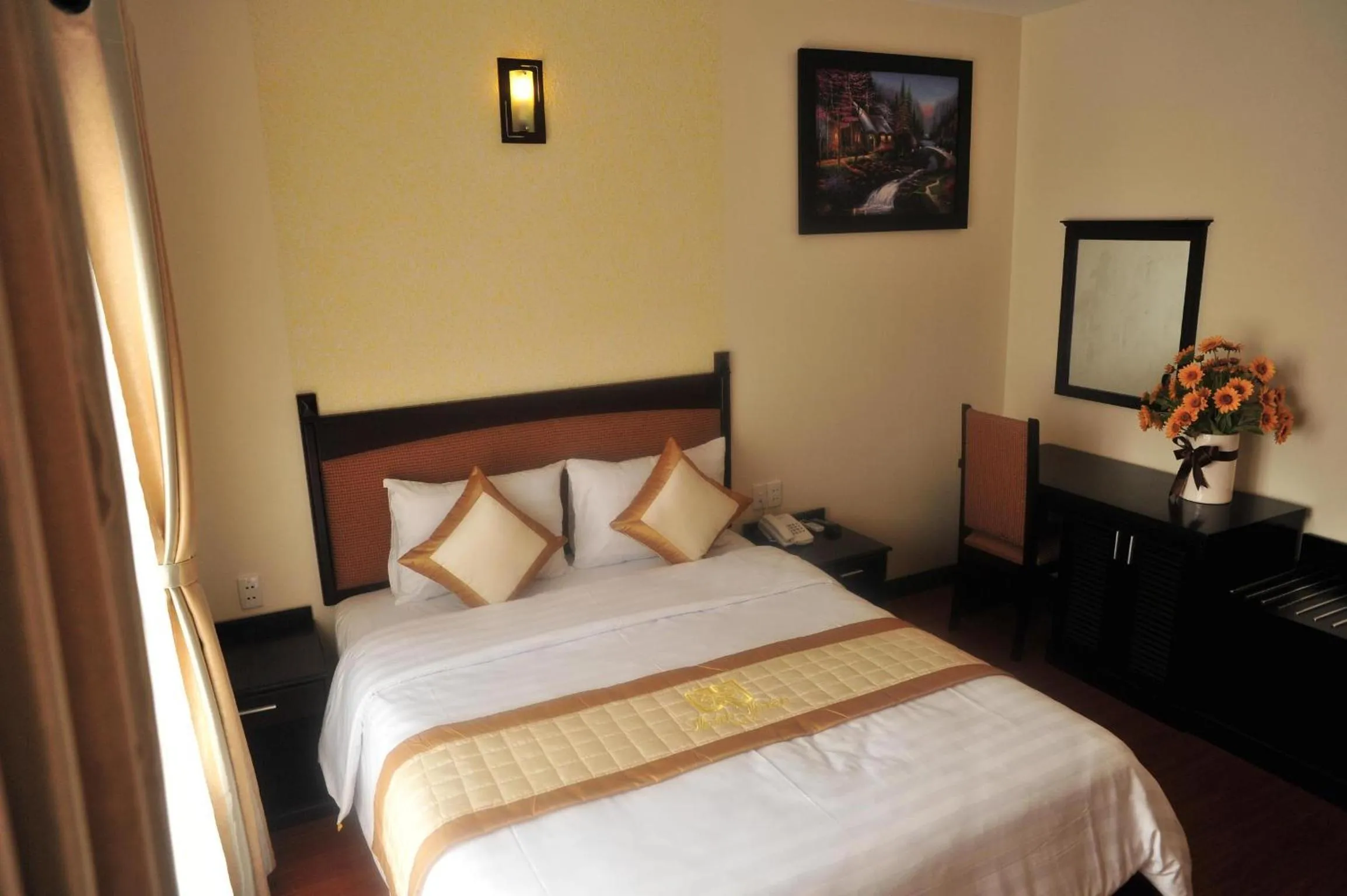 Photo of the whole room, Bed in Than Thien - Friendly Hotel