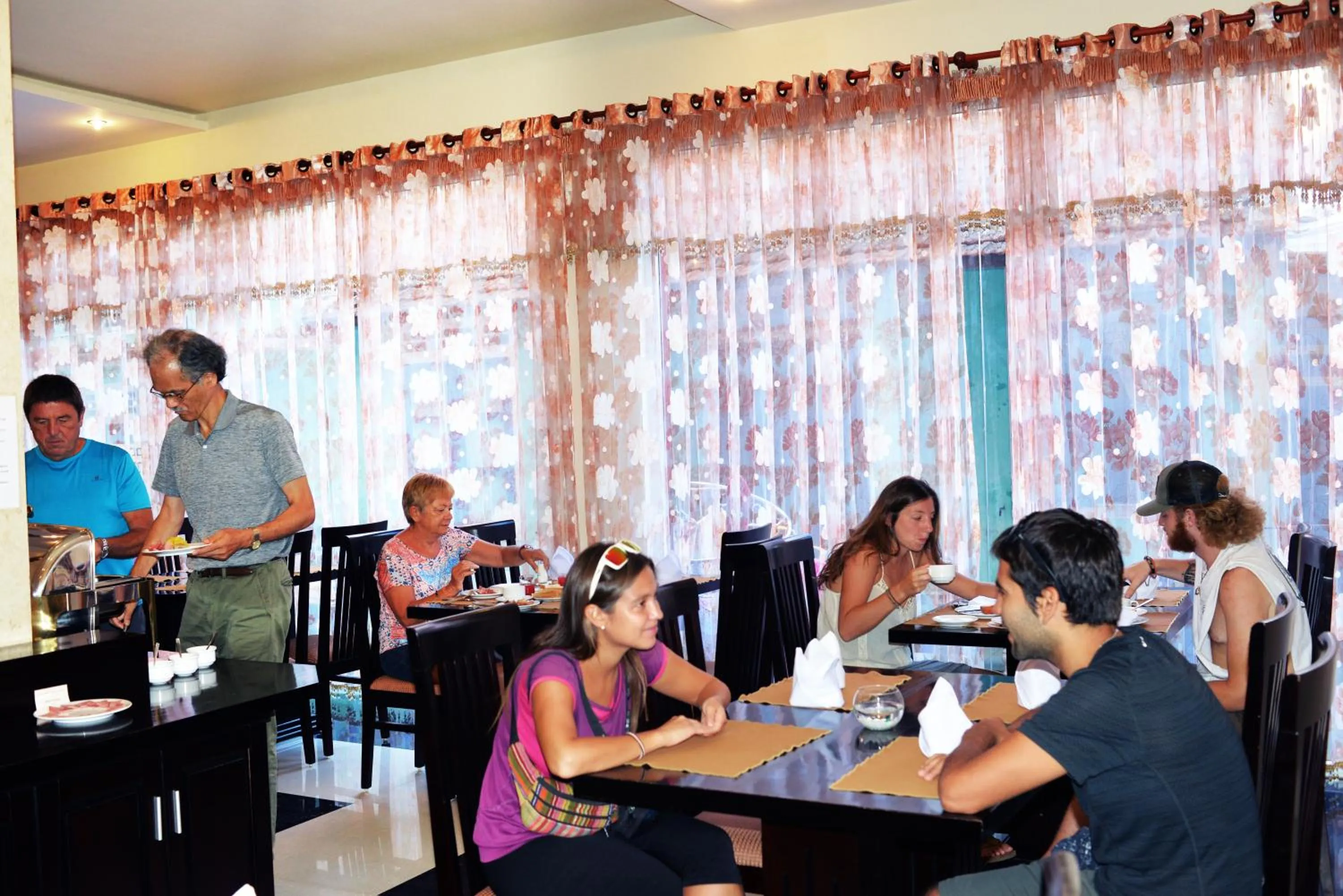 Restaurant/places to eat in Than Thien - Friendly Hotel