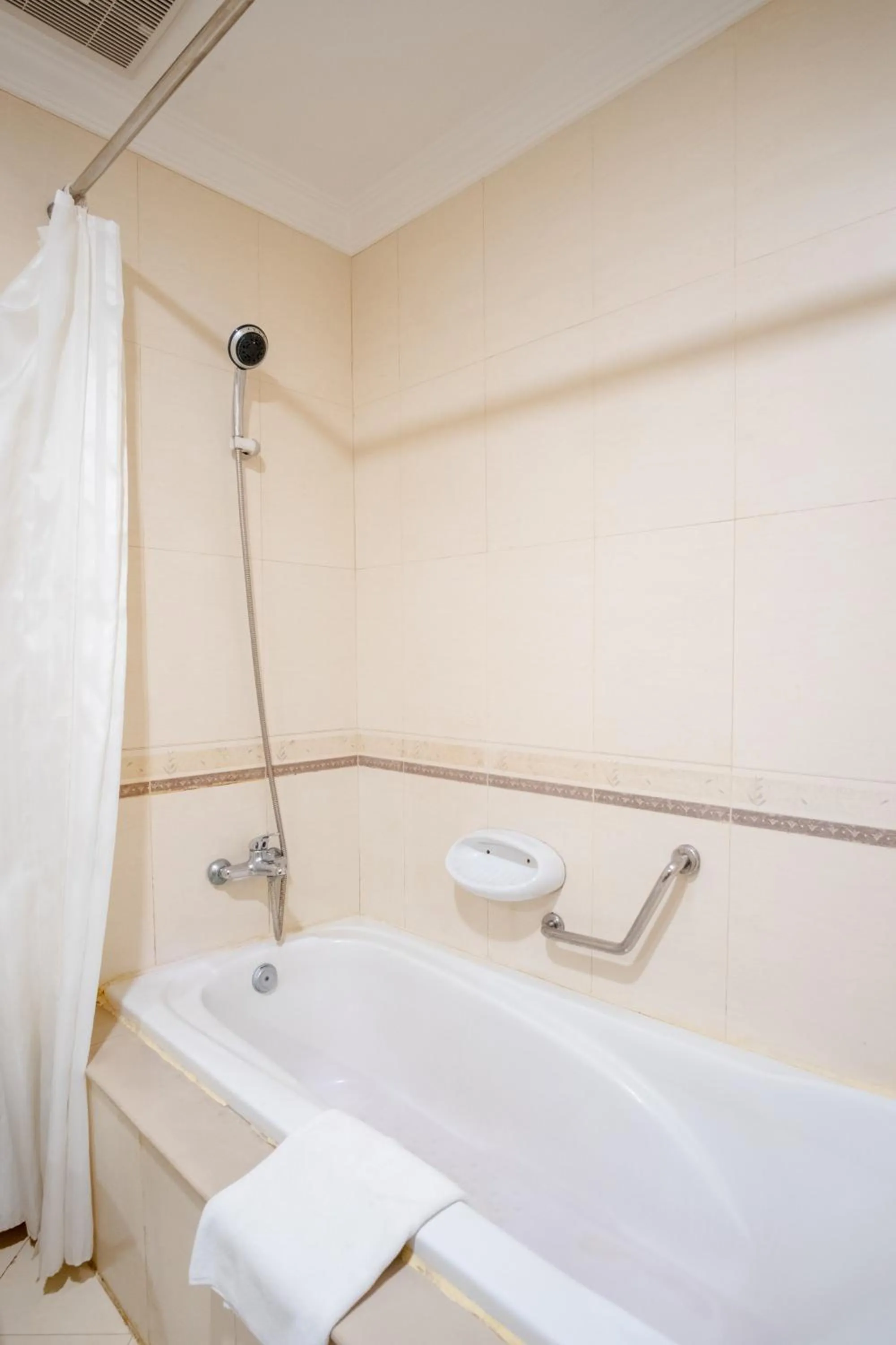 Bathroom in Golden View Hotel