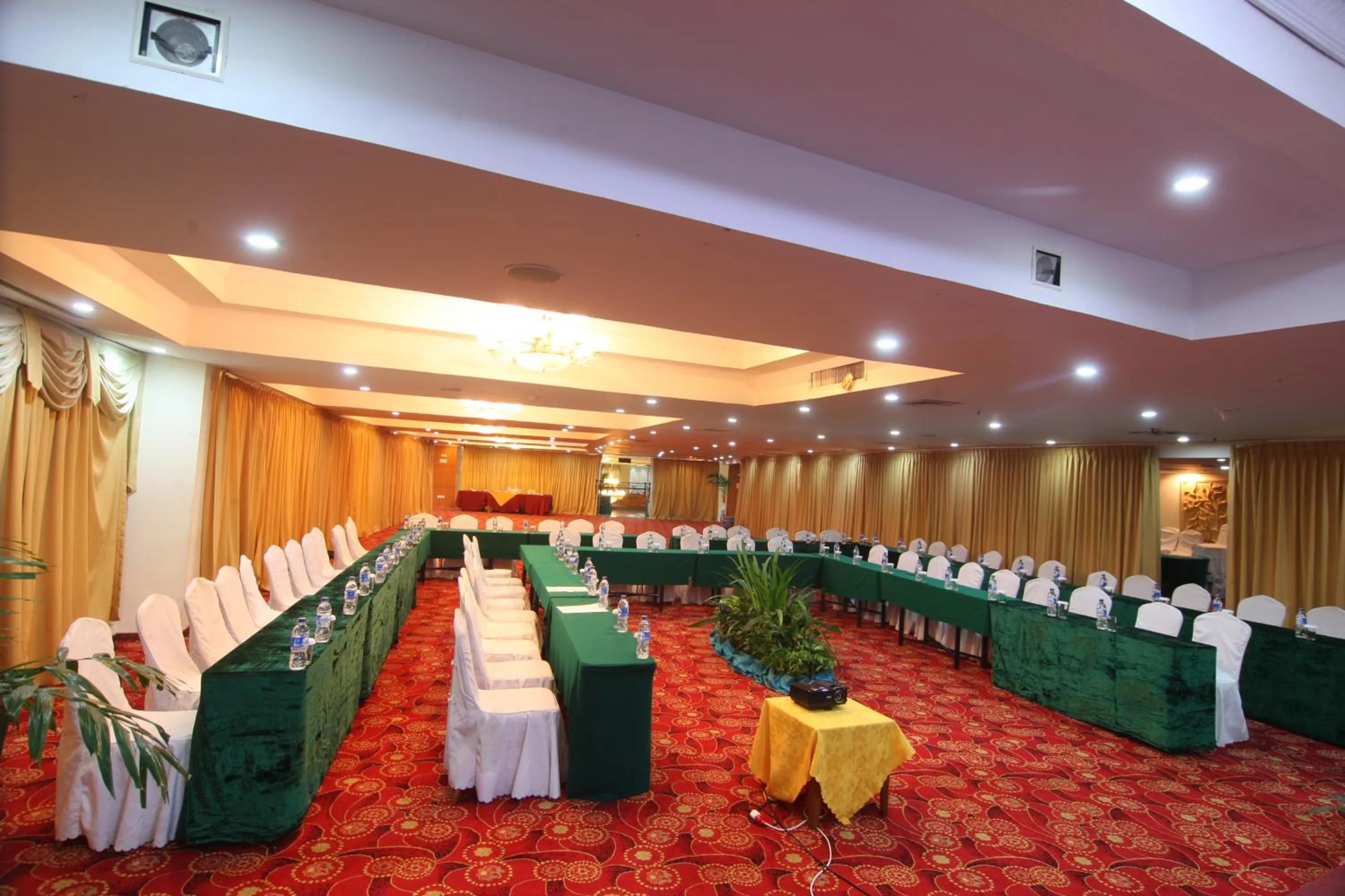Banquet/Function facilities in Golden View Hotel