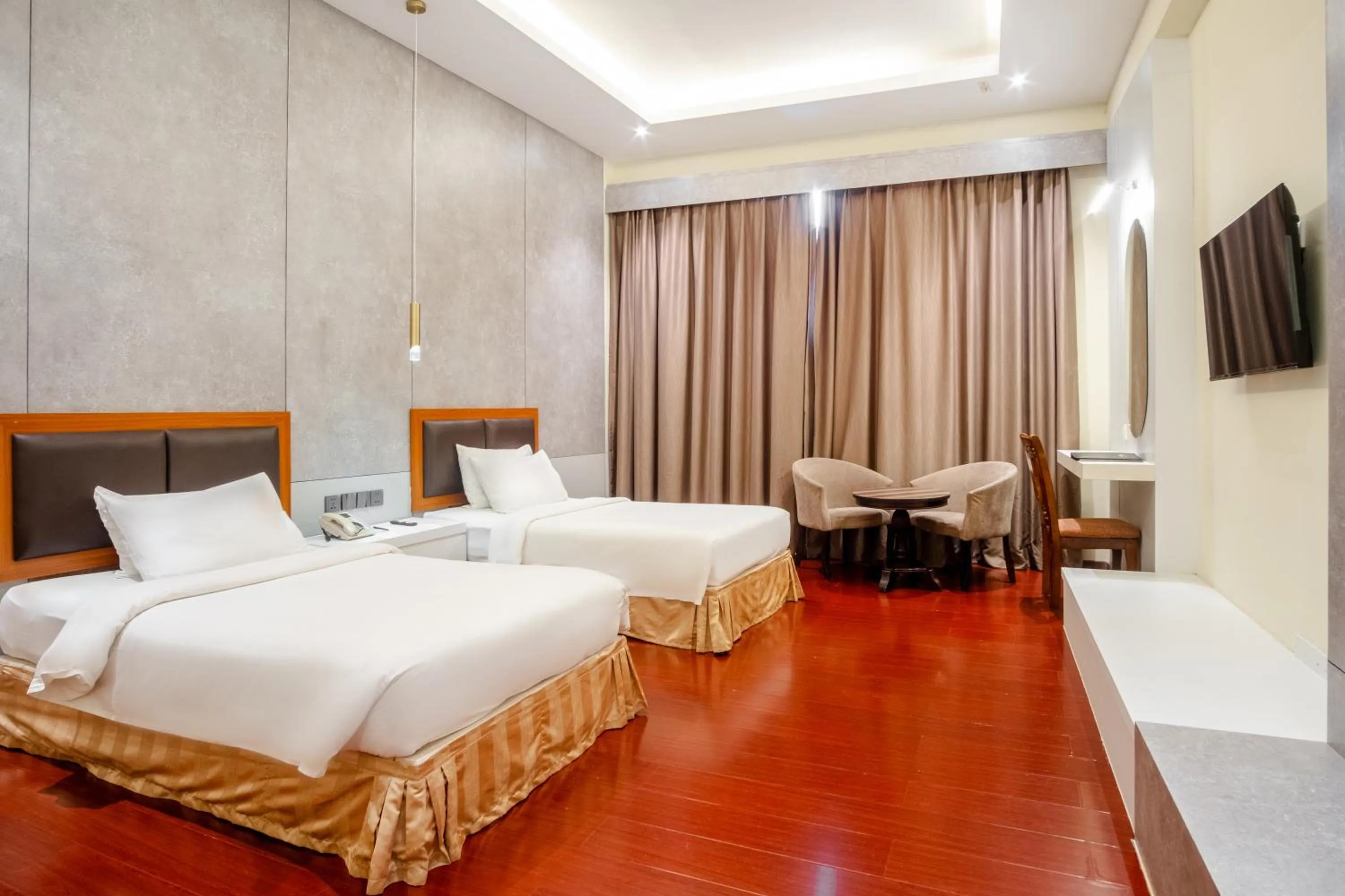 Photo of the whole room, Bed in Golden View Hotel
