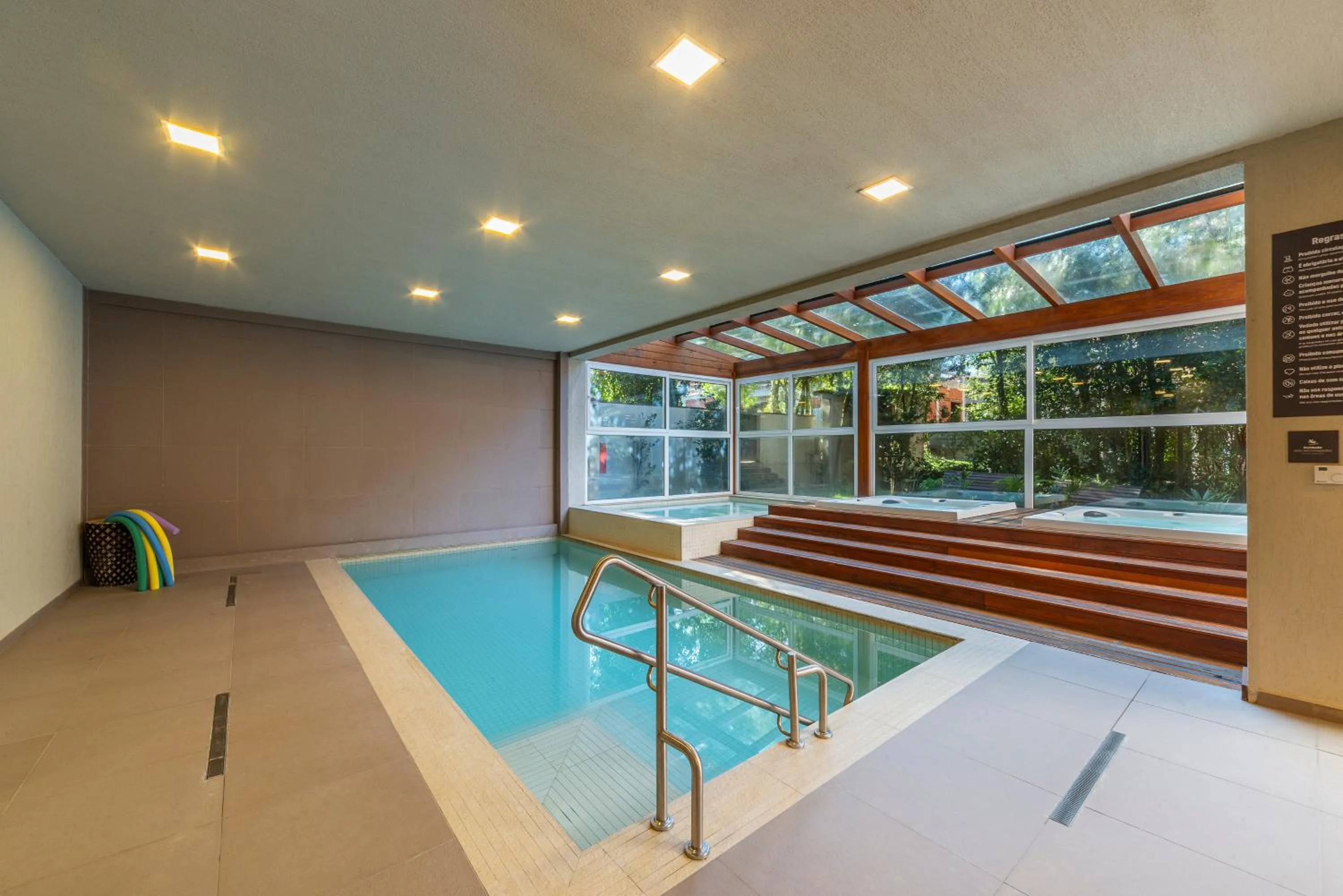 Swimming pool in Hotel Laghetto Stilo Borges Oficial