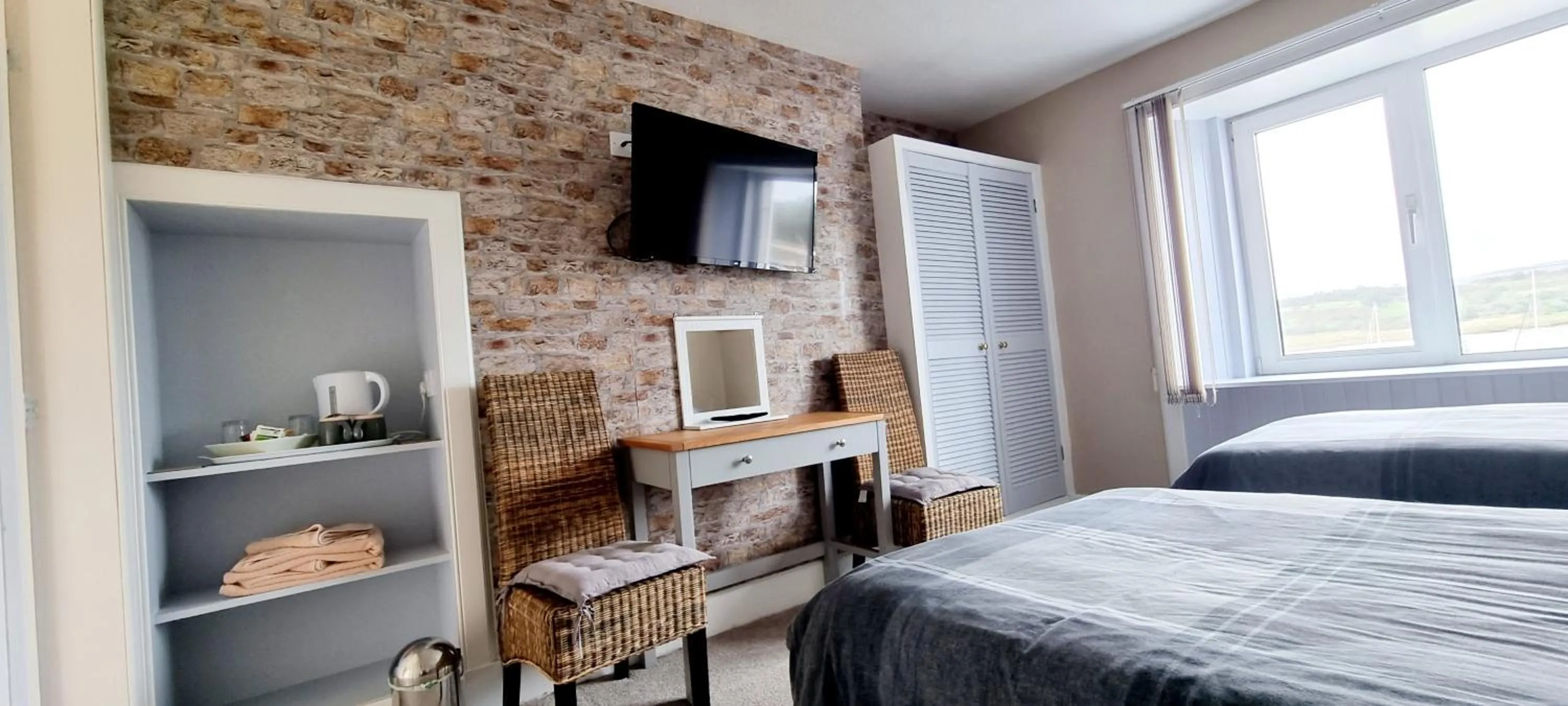 Bed in The Mariner Hotel