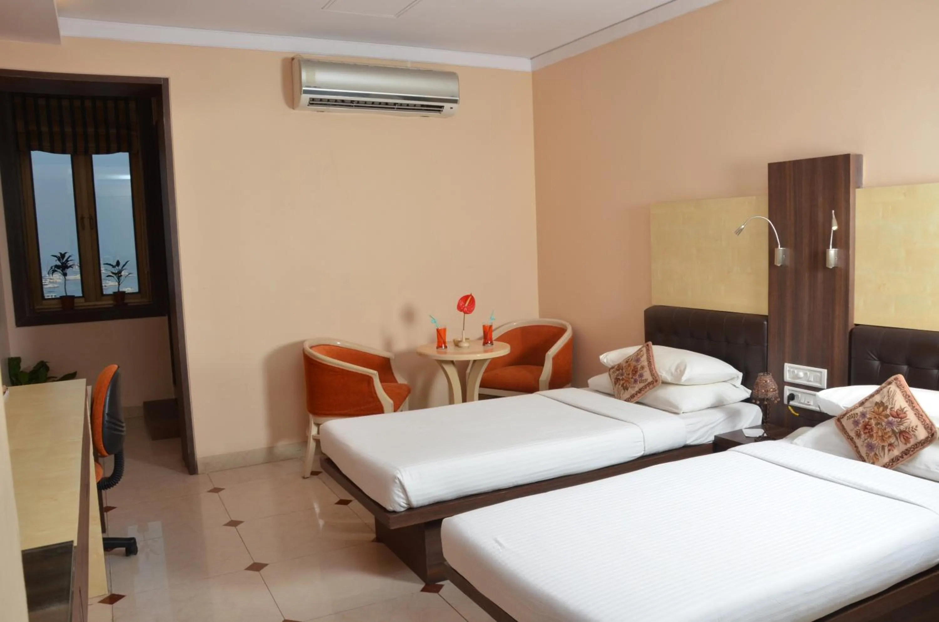 Bed in Sea Palace Hotel - near Gateway of India