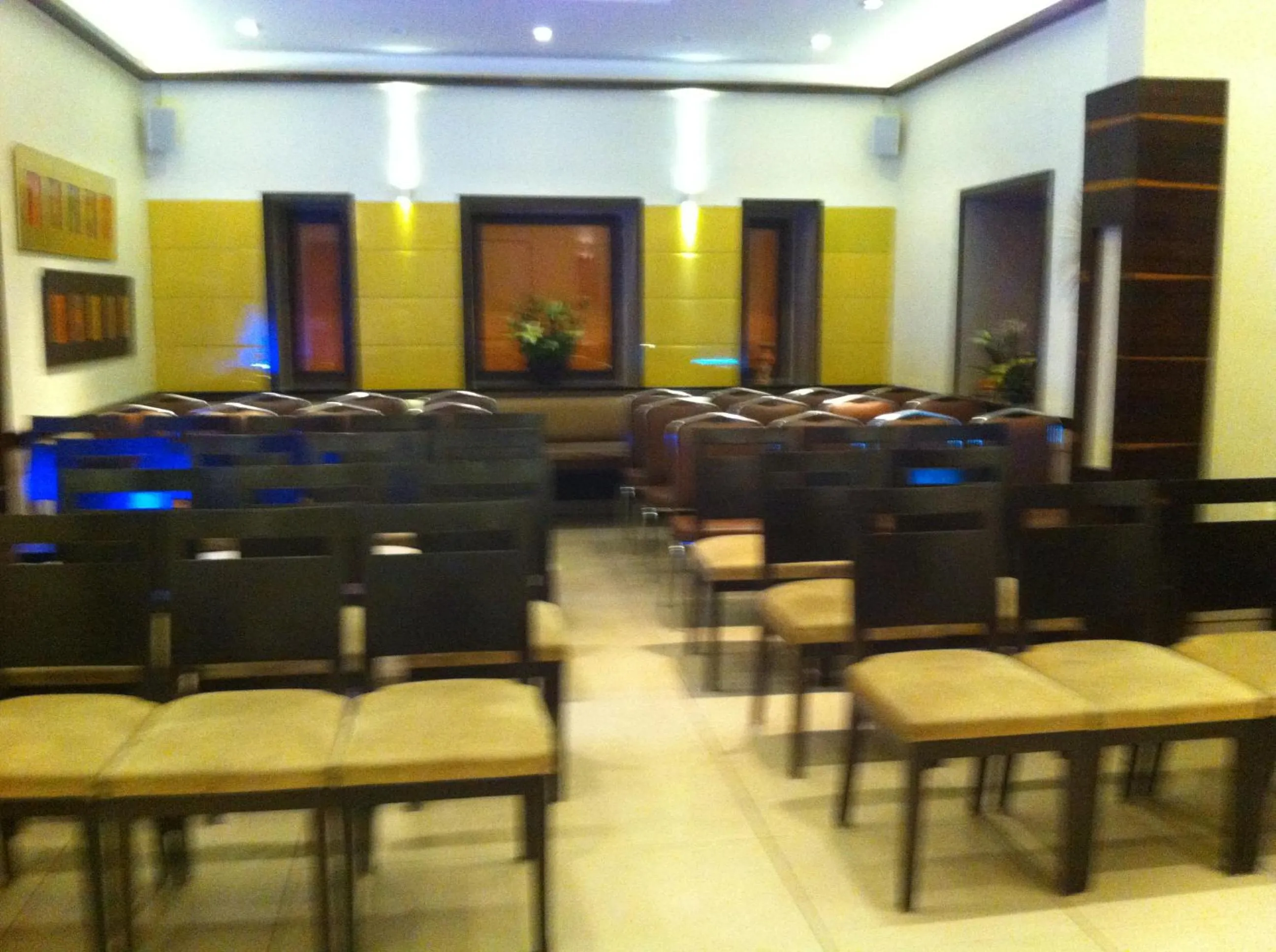 Breakfast in Sea Palace Hotel - near Gateway of India