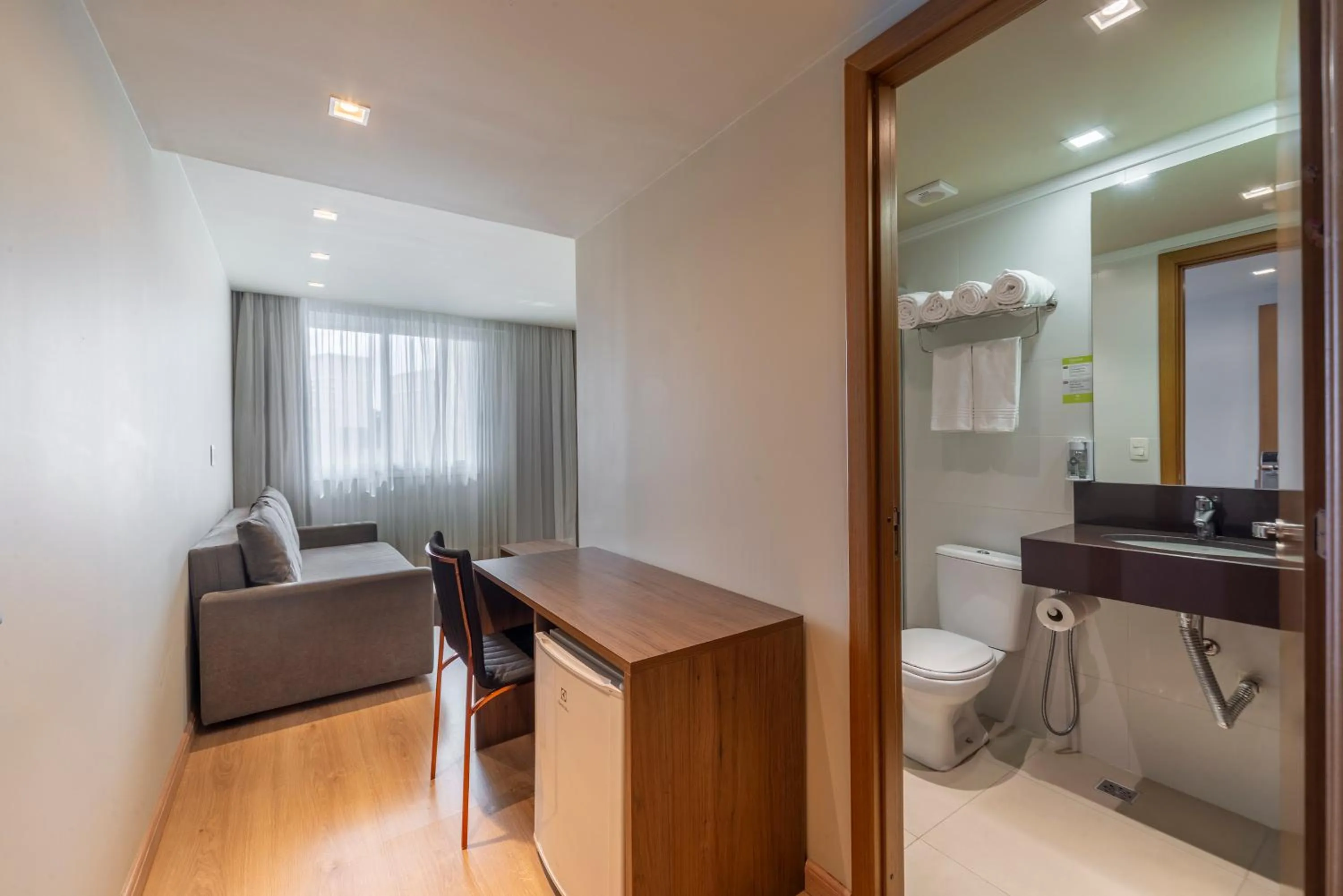 Bedroom in Hotel Laghetto Vivace