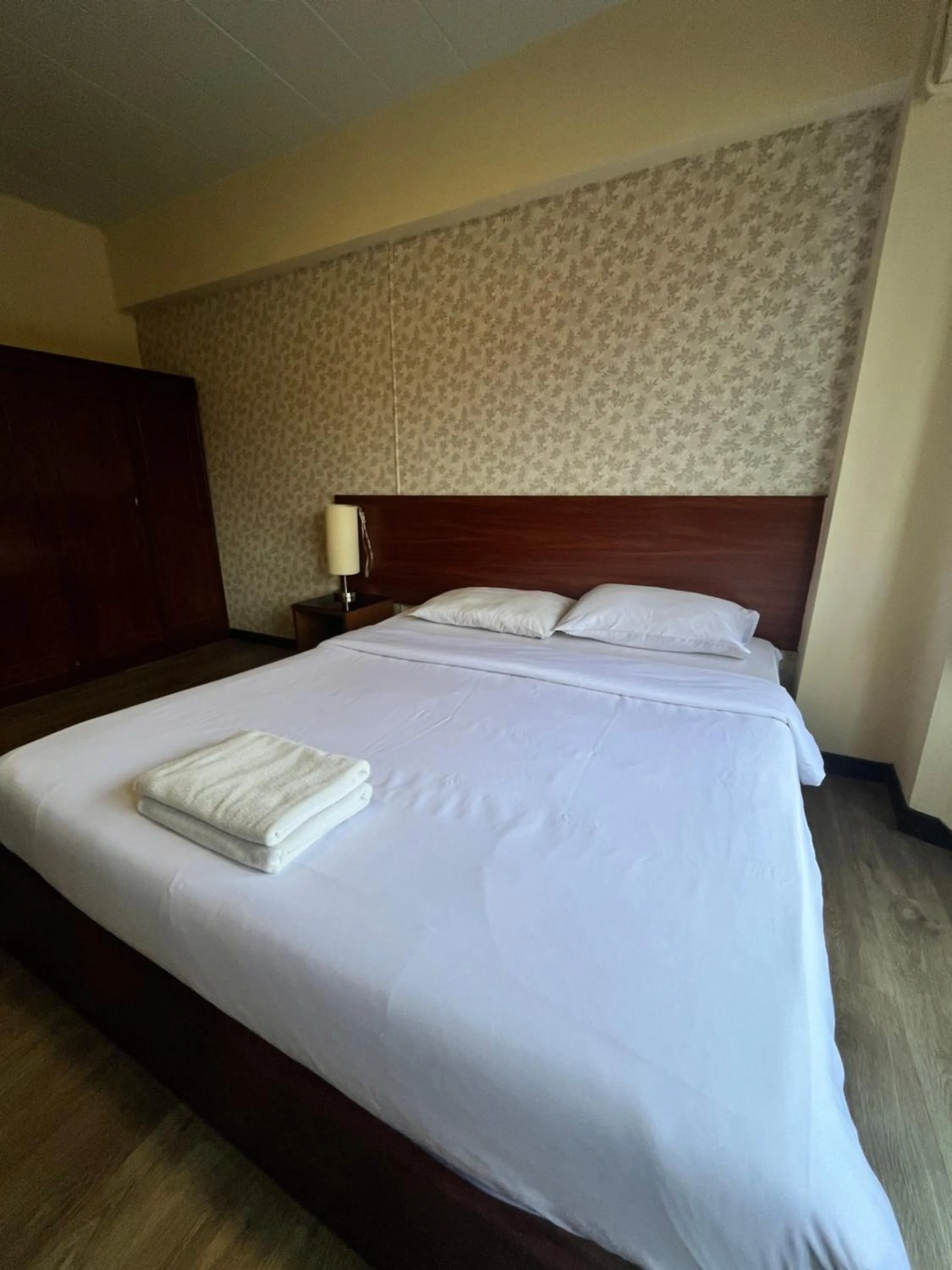 Bed in RCN Court & Inn