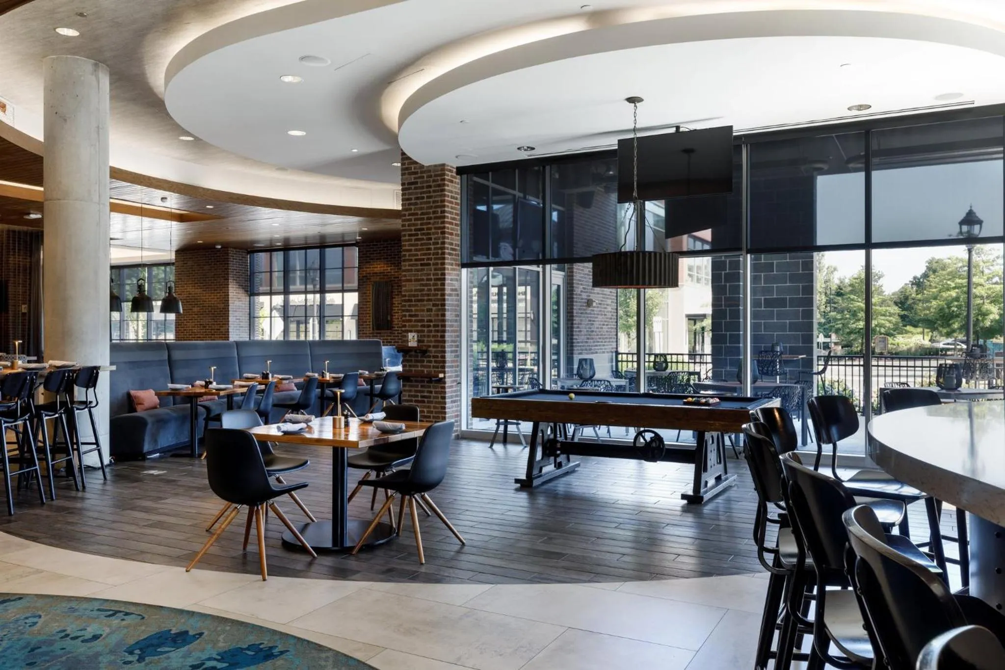 Restaurant/places to eat in Archer Hotel Boston/Burlington