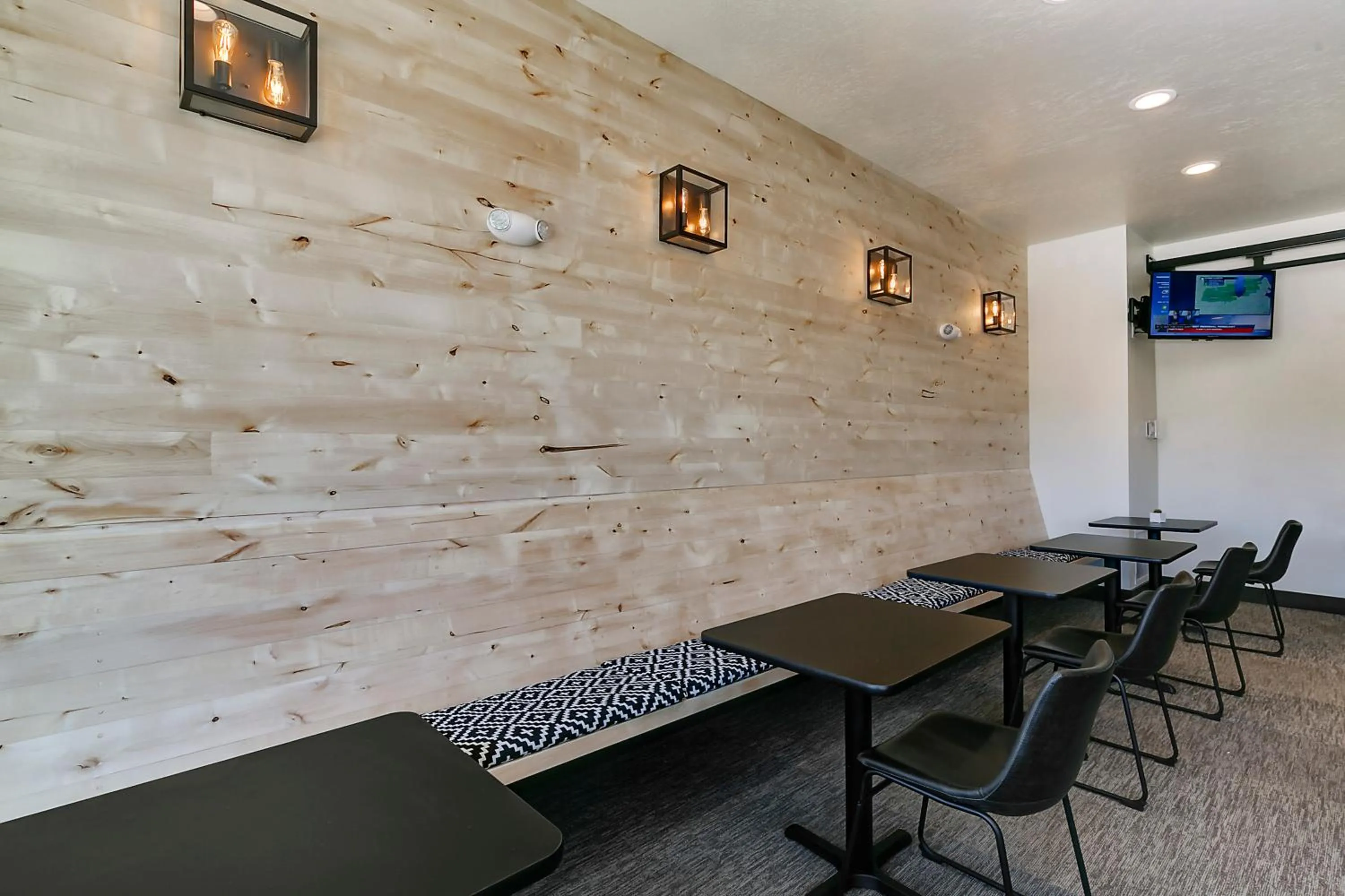 Buffet breakfast in Silver Creek Hotel