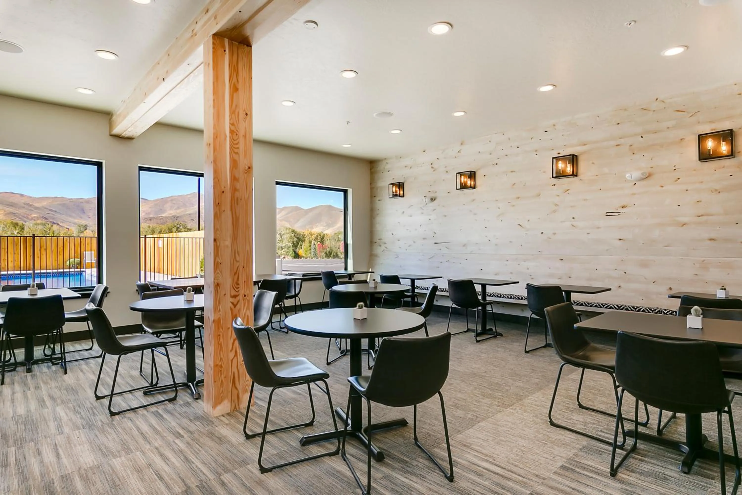 Buffet breakfast in Silver Creek Hotel