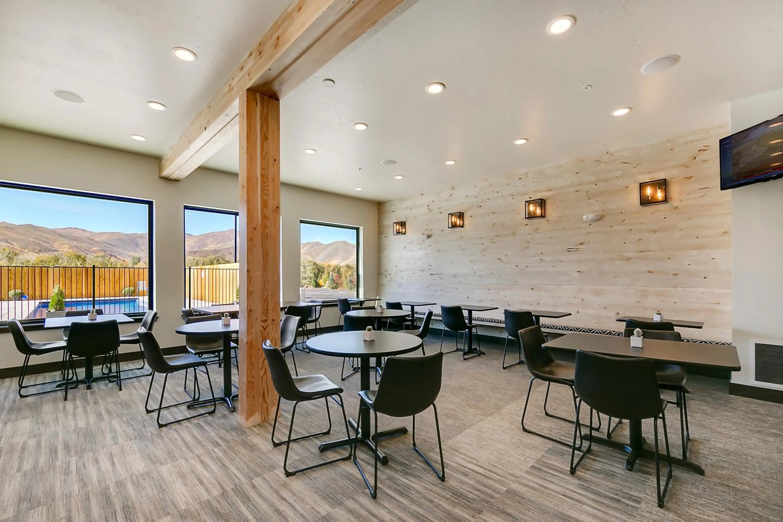 Buffet breakfast in Silver Creek Hotel