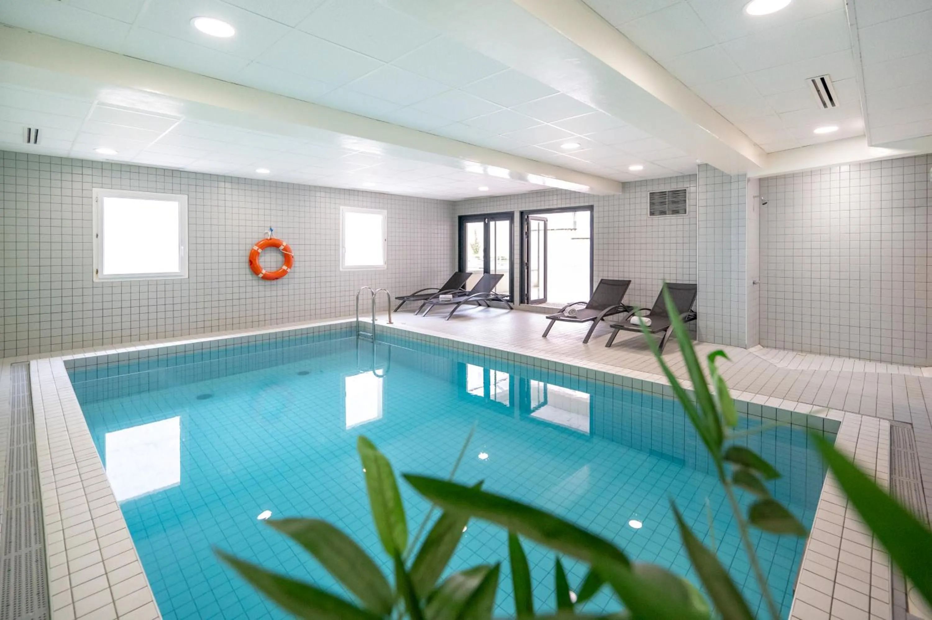 Swimming pool in Nemea Appart Hotel Home Suite Nancy Centre