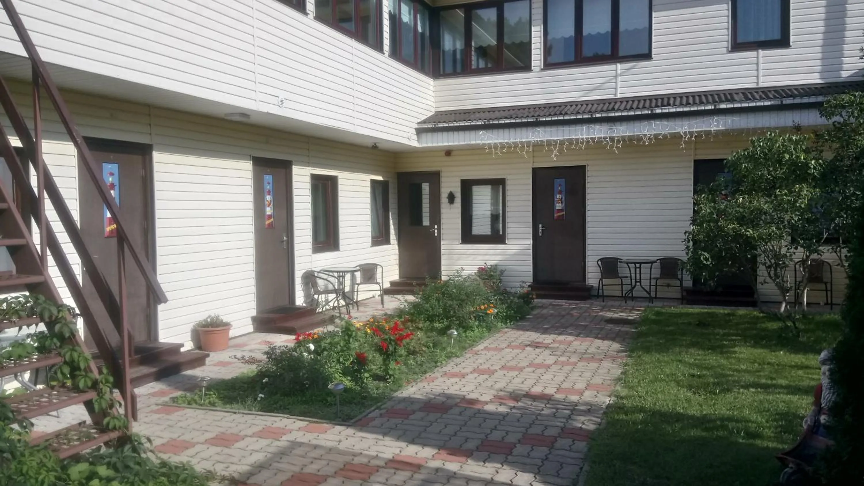 Facade/entrance in Hotel Veagles