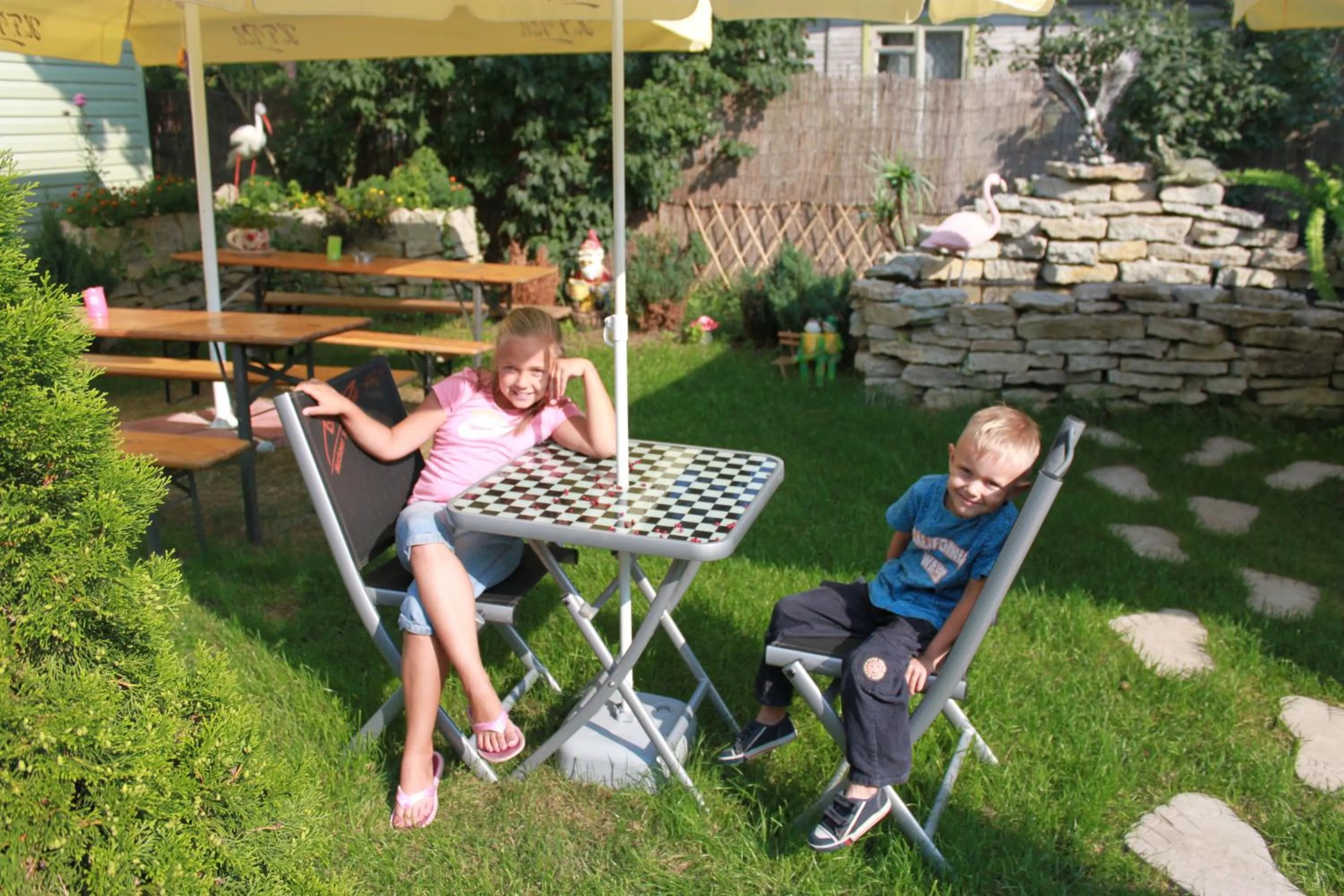 People in Hotel Veagles