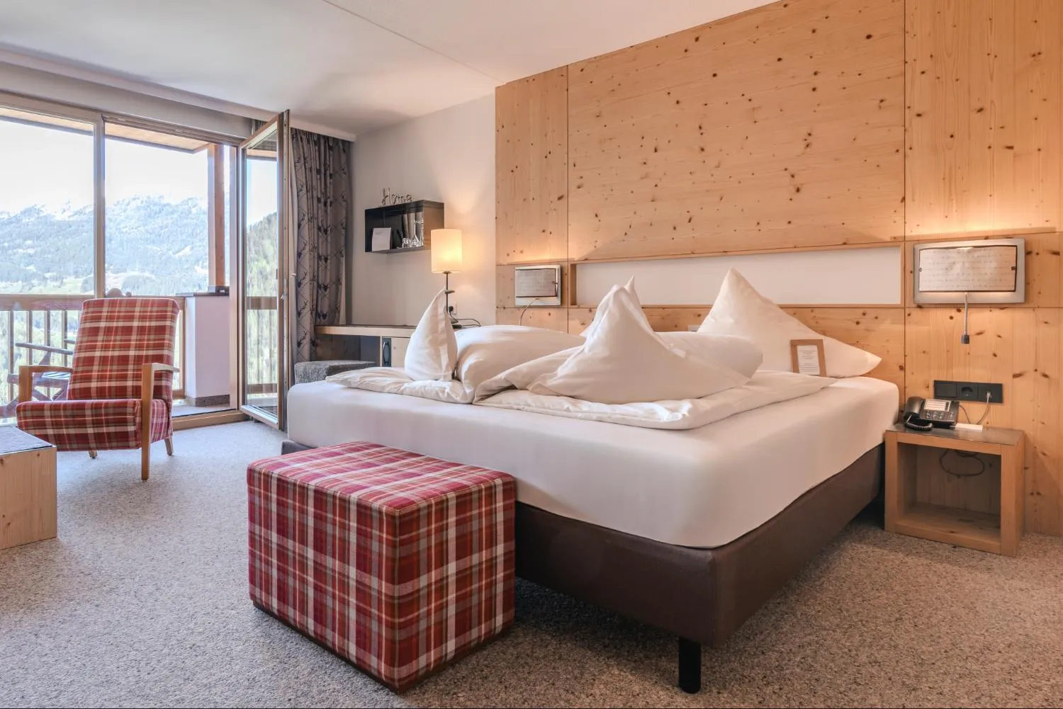 Photo of the whole room, Bed in Hotel Jerzner Hof 4 Sterne Superior