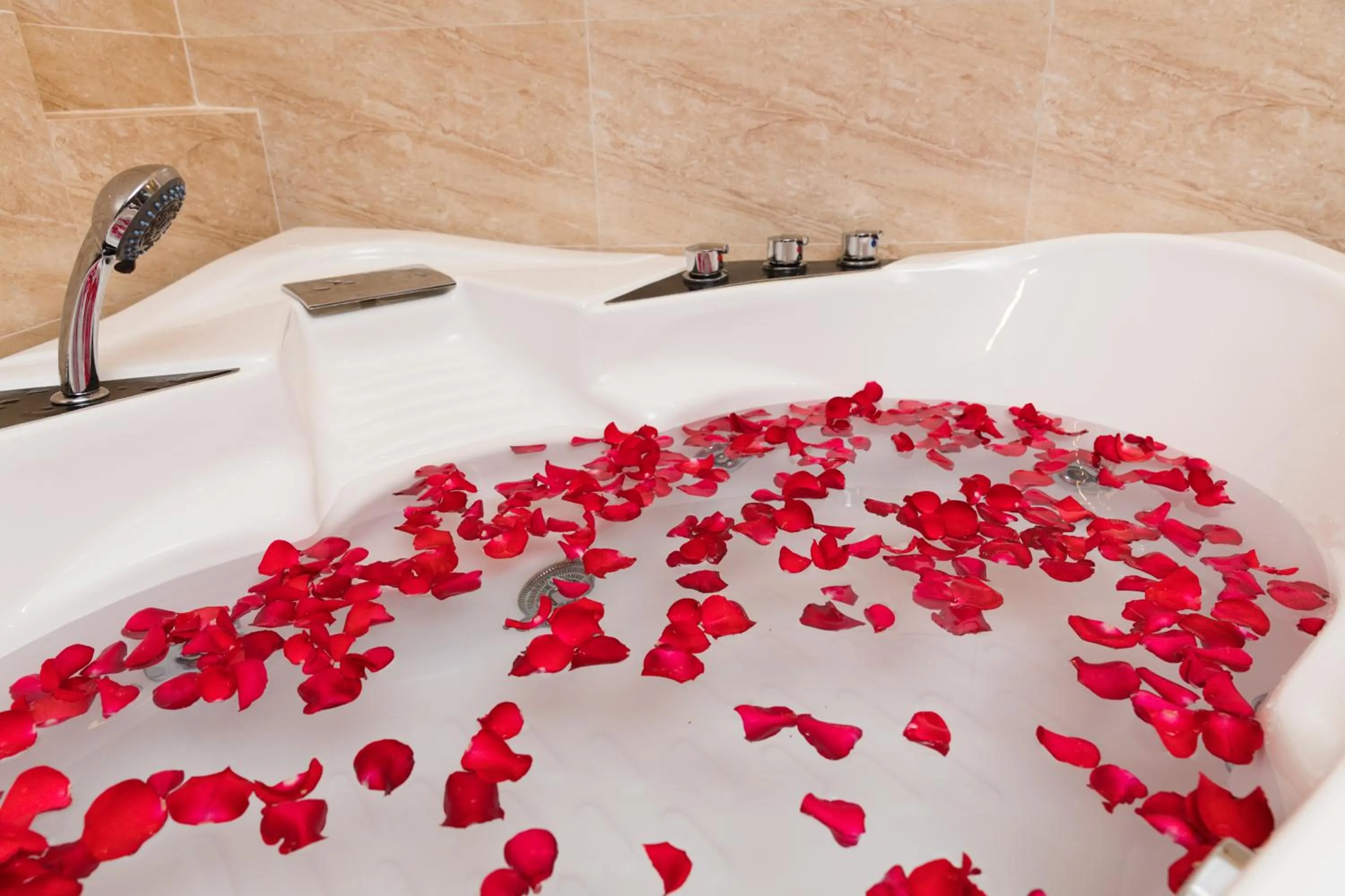 Hot Tub in TTC Hotel - Ngoc Lan