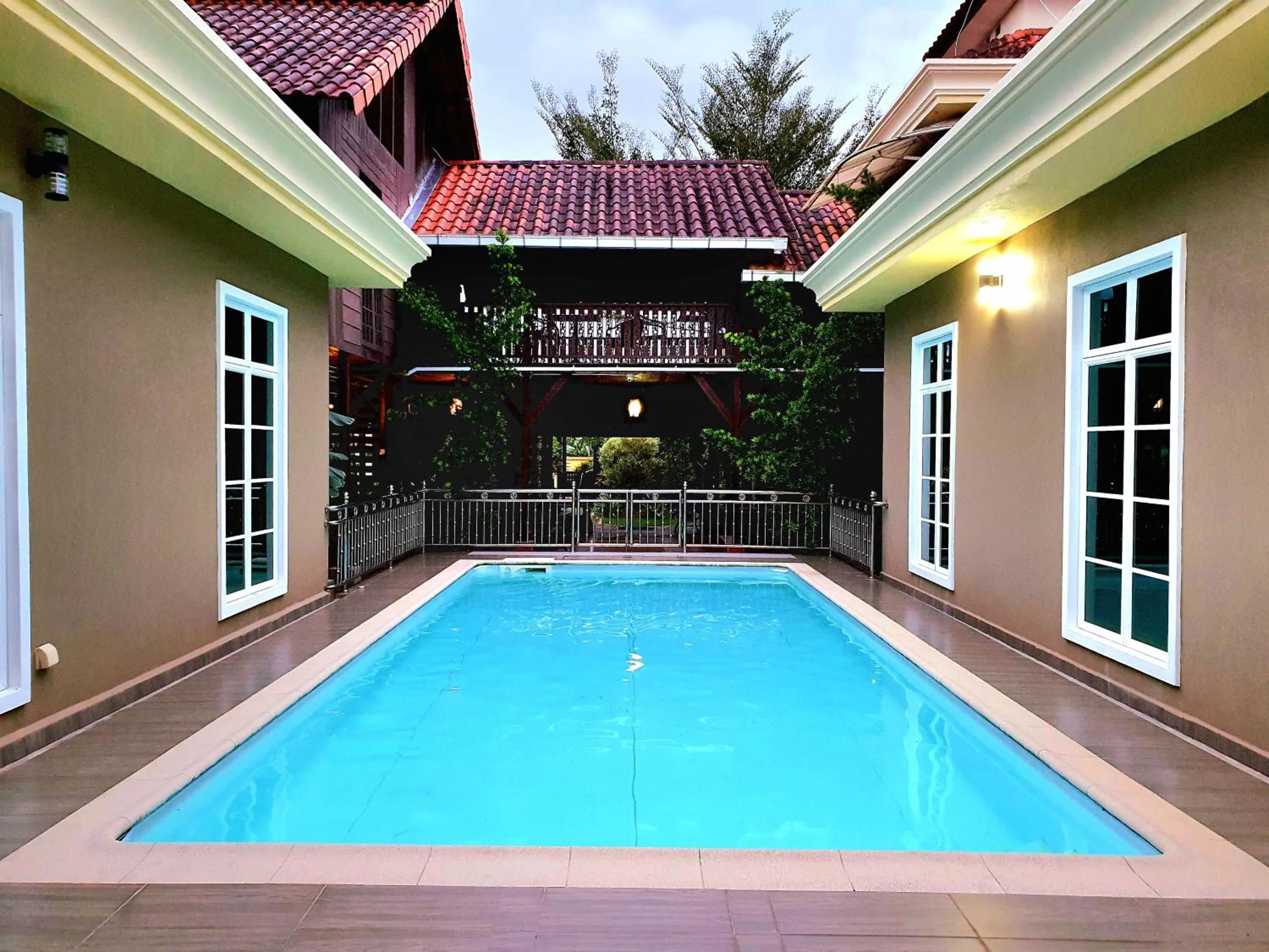 Swimming pool in Villa Temila