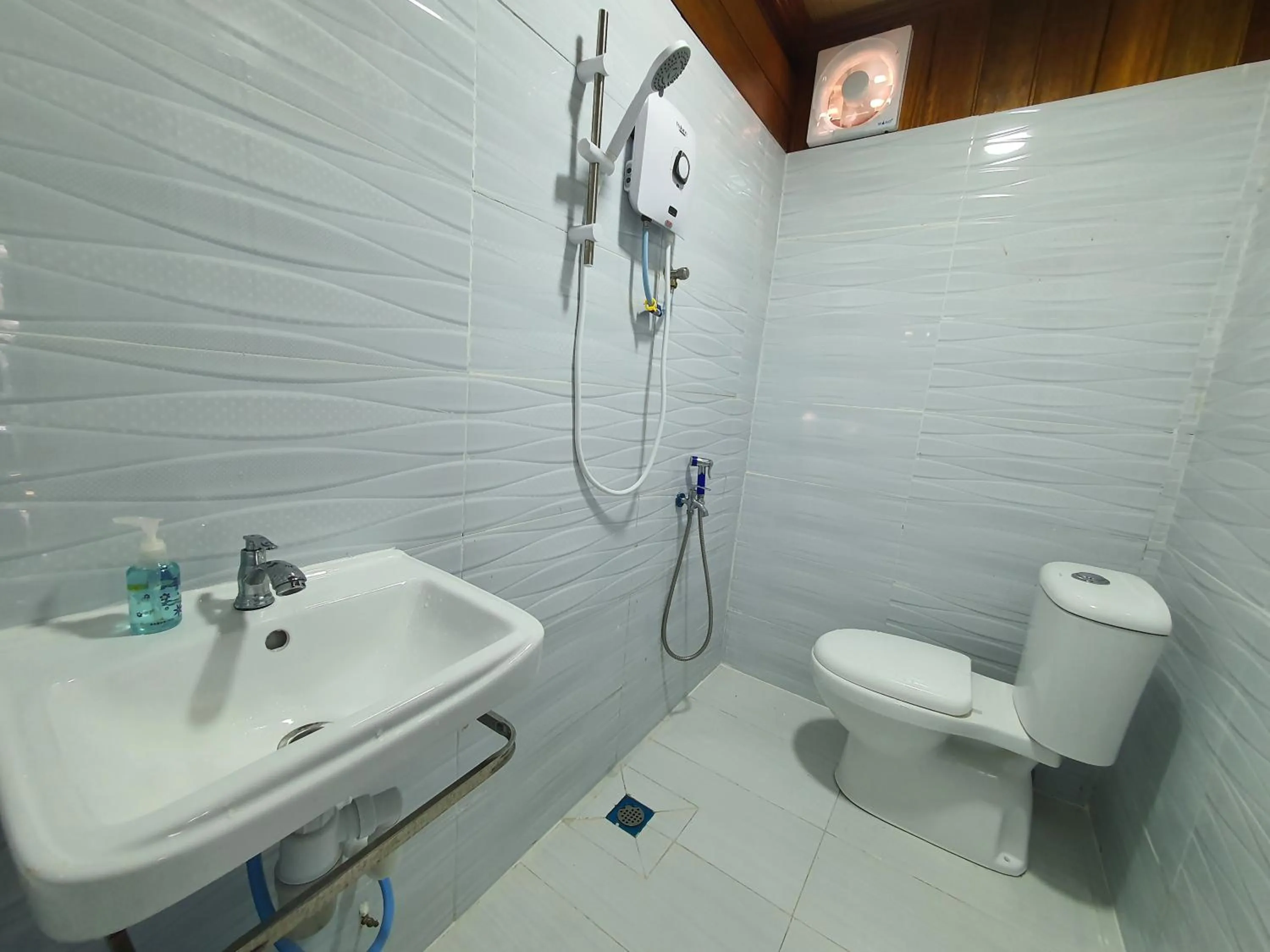 Shower in Villa Temila