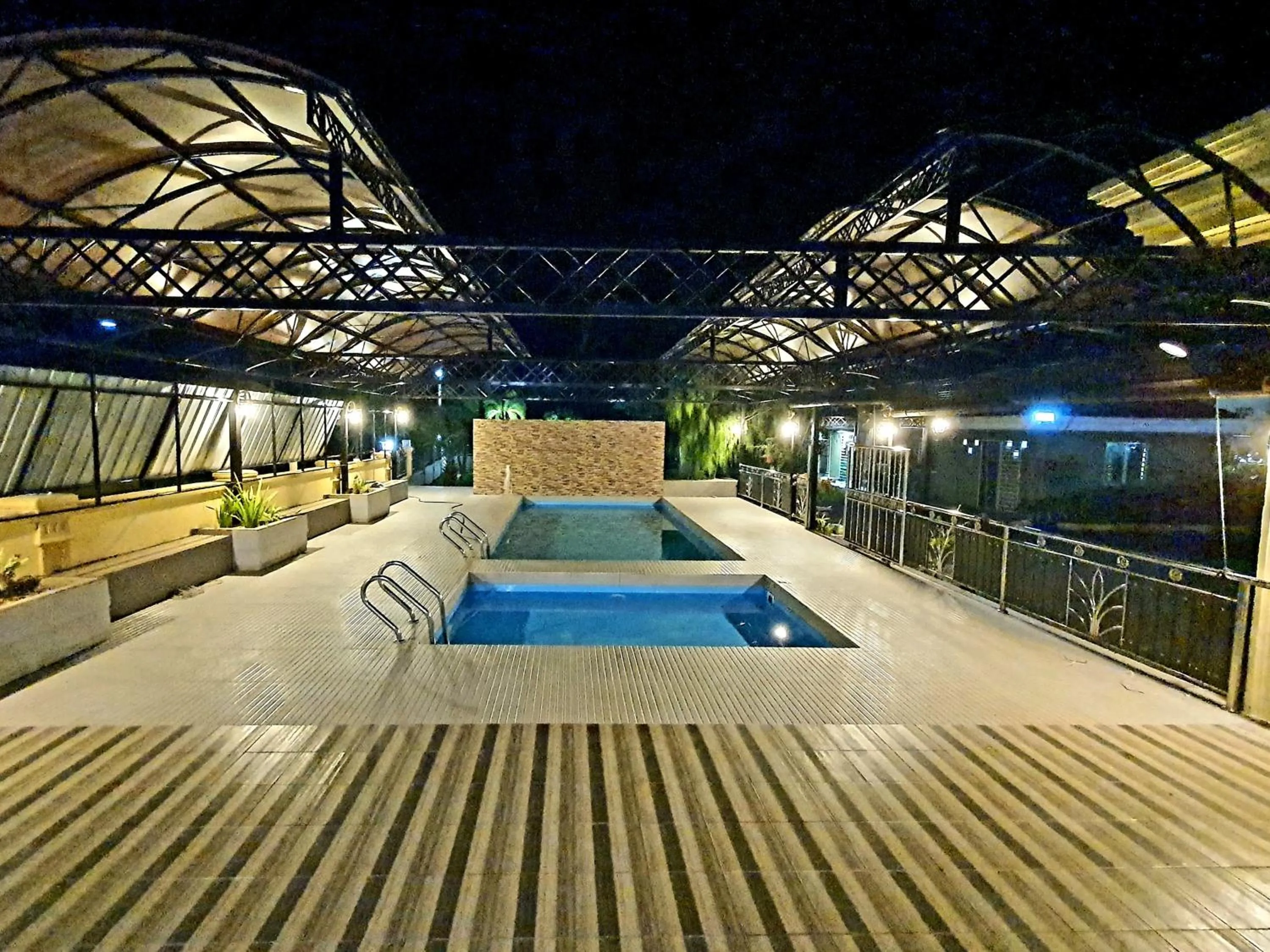 Night in Villa Temila