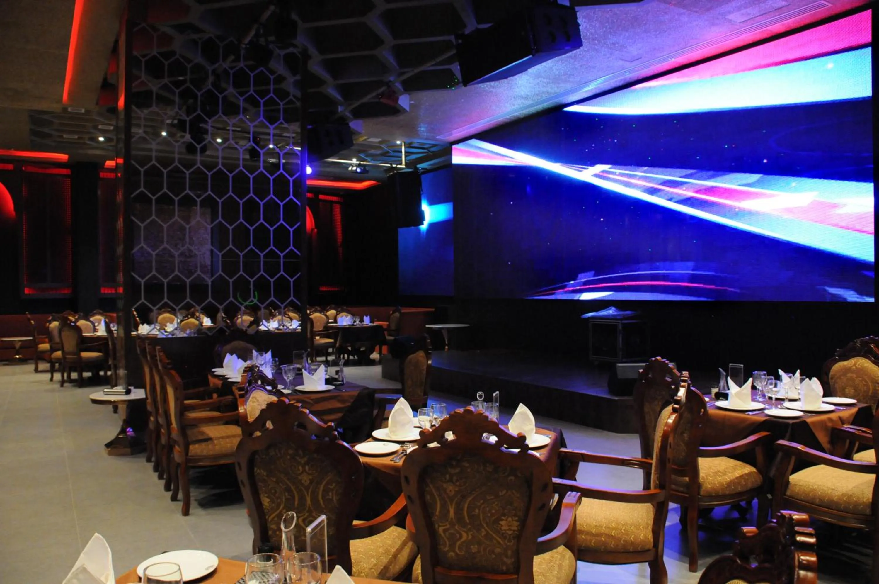 Nightclub / DJ in Frsan Palace Hotel