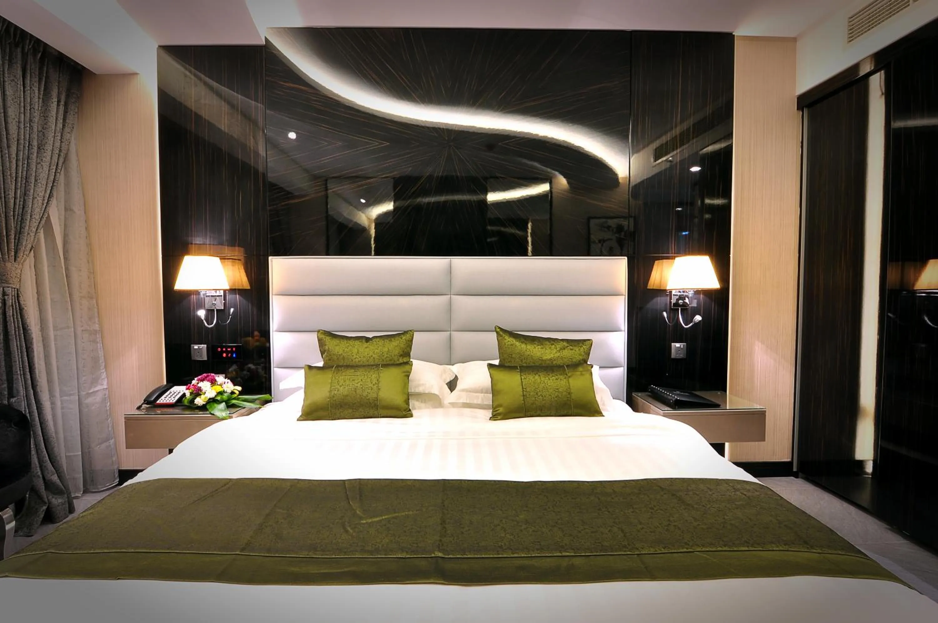 Photo of the whole room, Bed in Frsan Palace Hotel