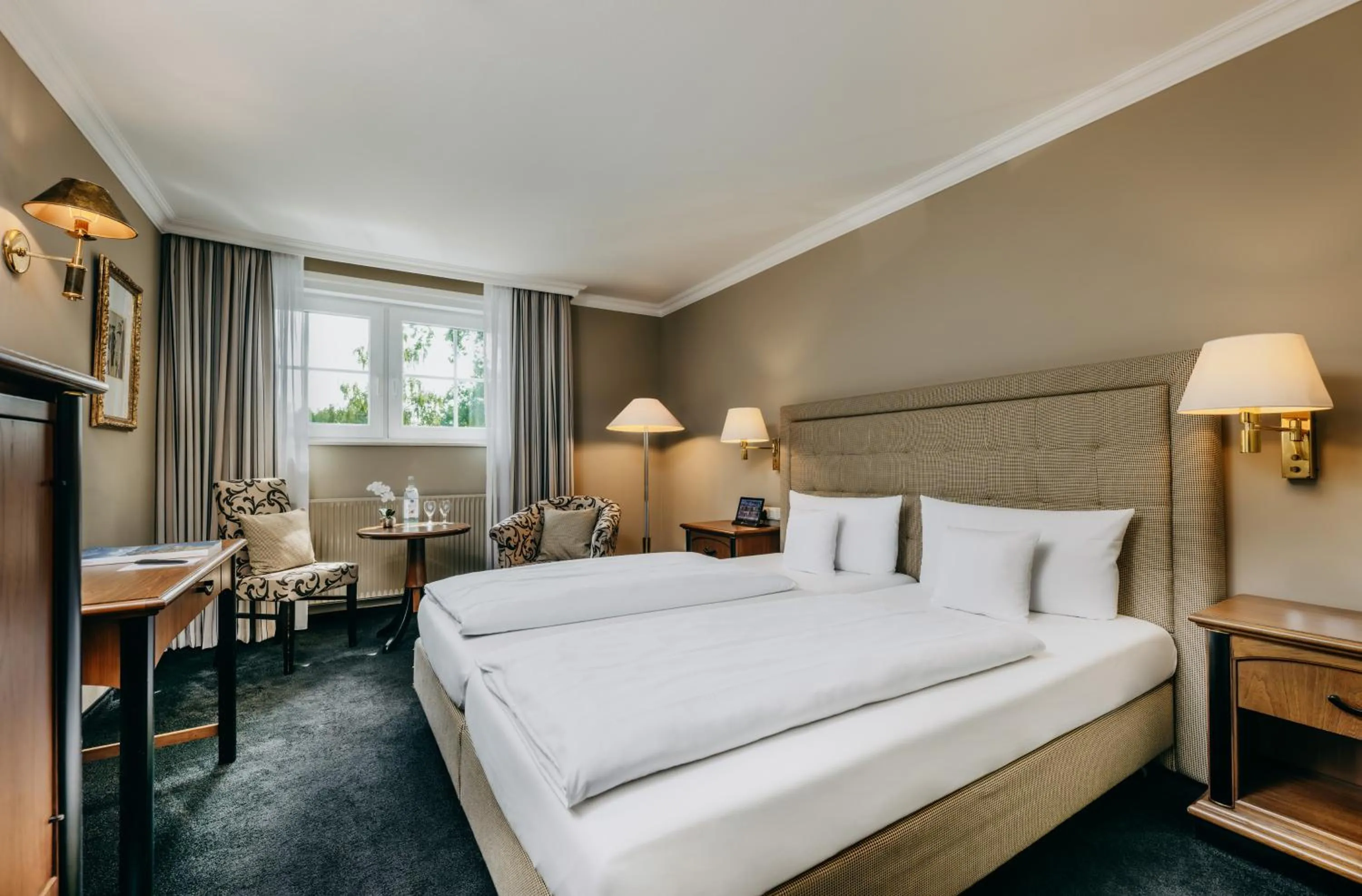 Bedroom, Bed in Niemeyers Romantik Posthotel