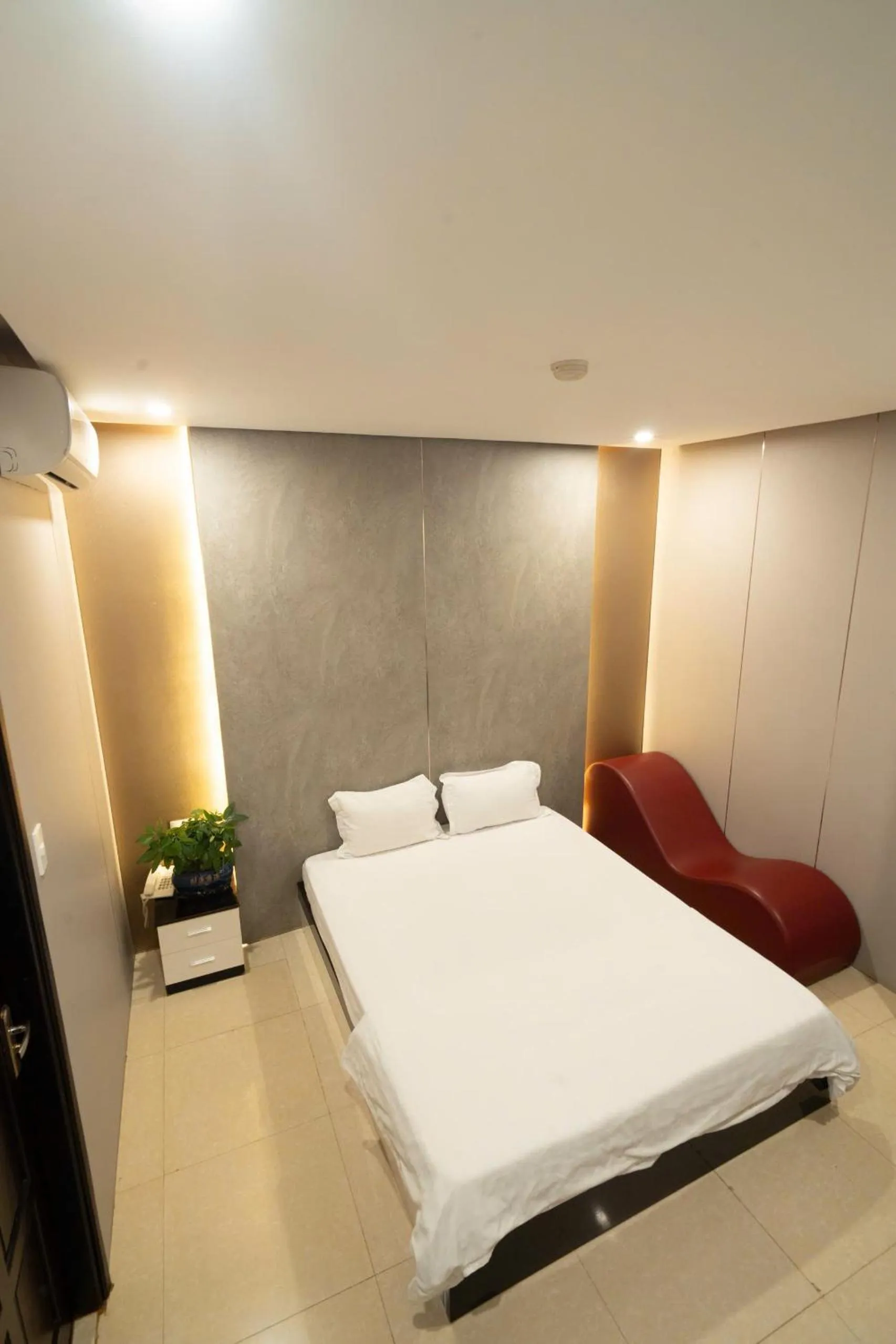 Bed in Ngoc Se Hotel