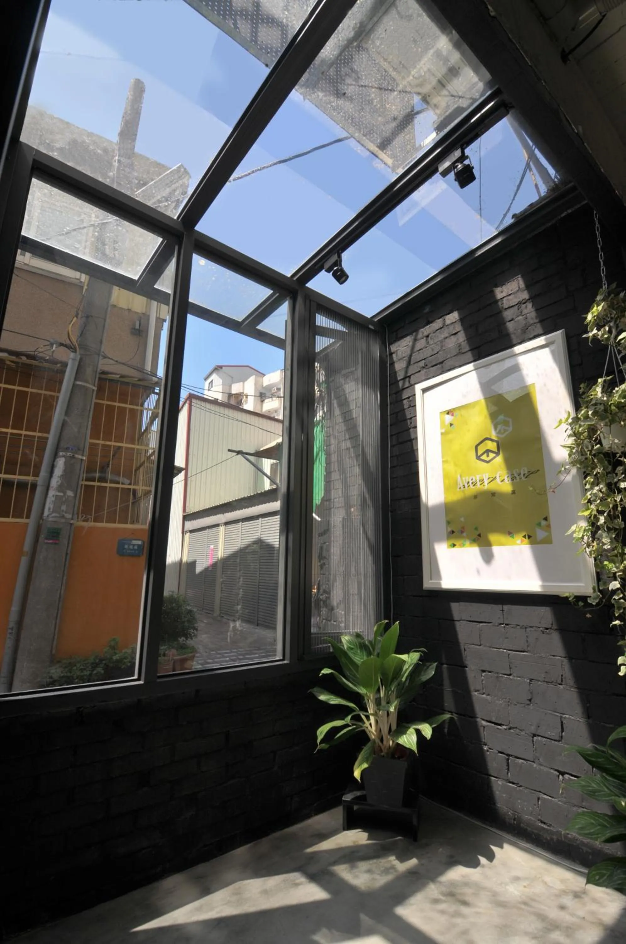 Lobby or reception in Avery case