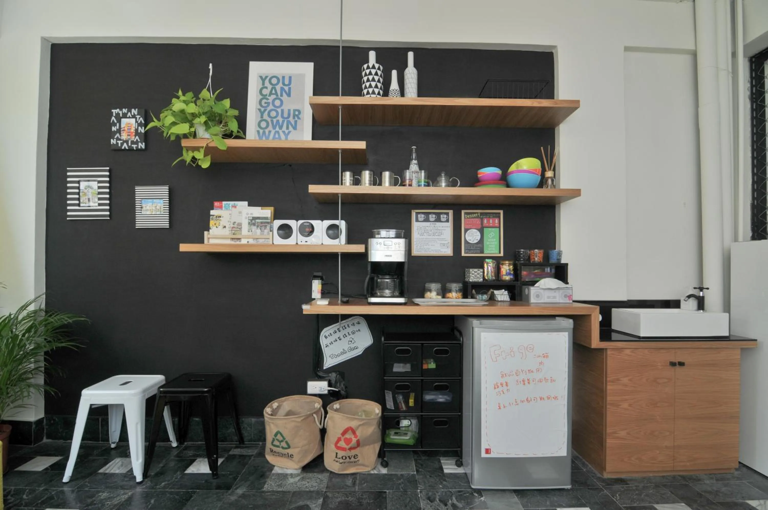 Communal lounge/ TV room in Avery case