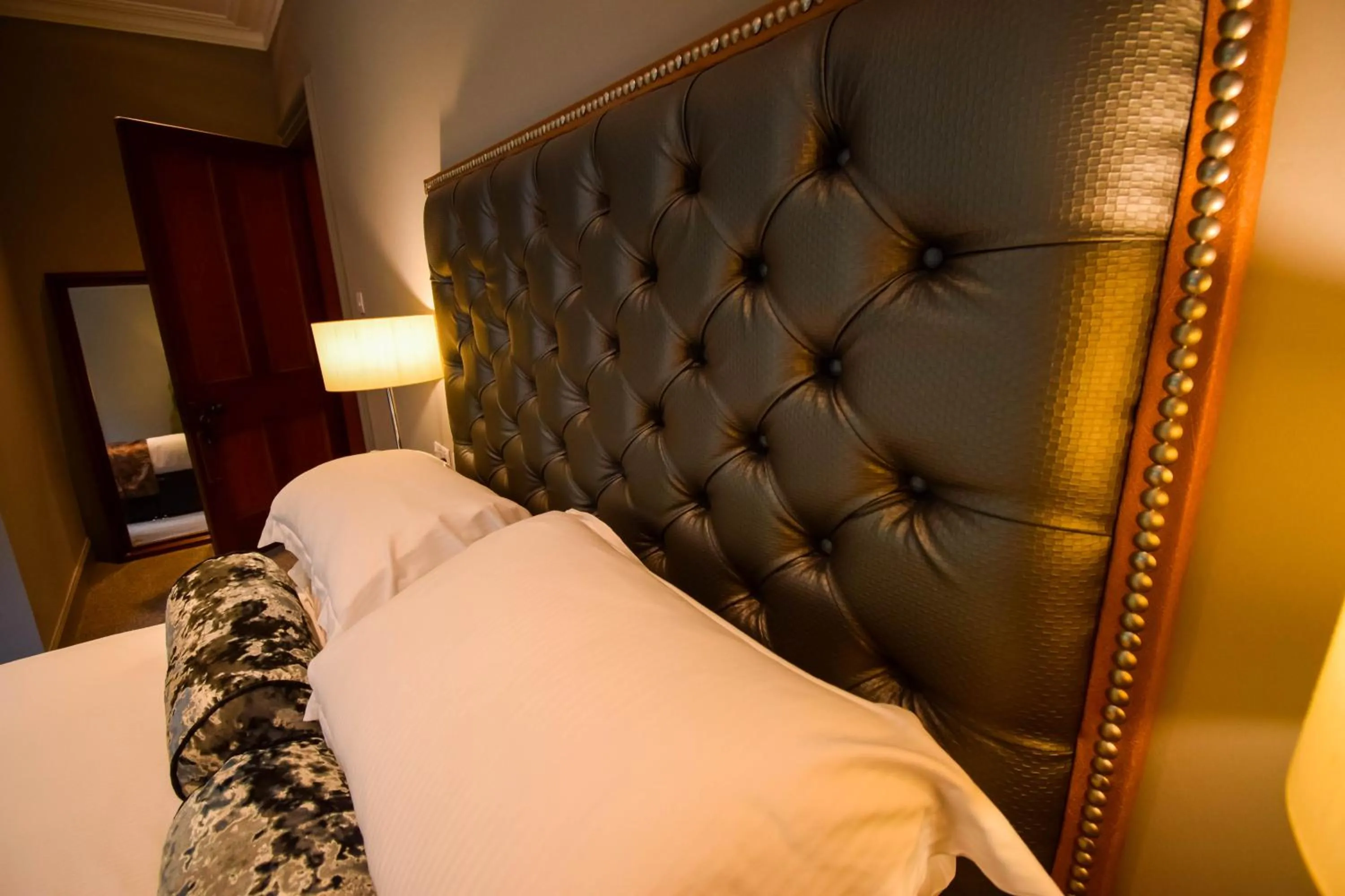 Bed in Craigmhor Lodge & Courtyard