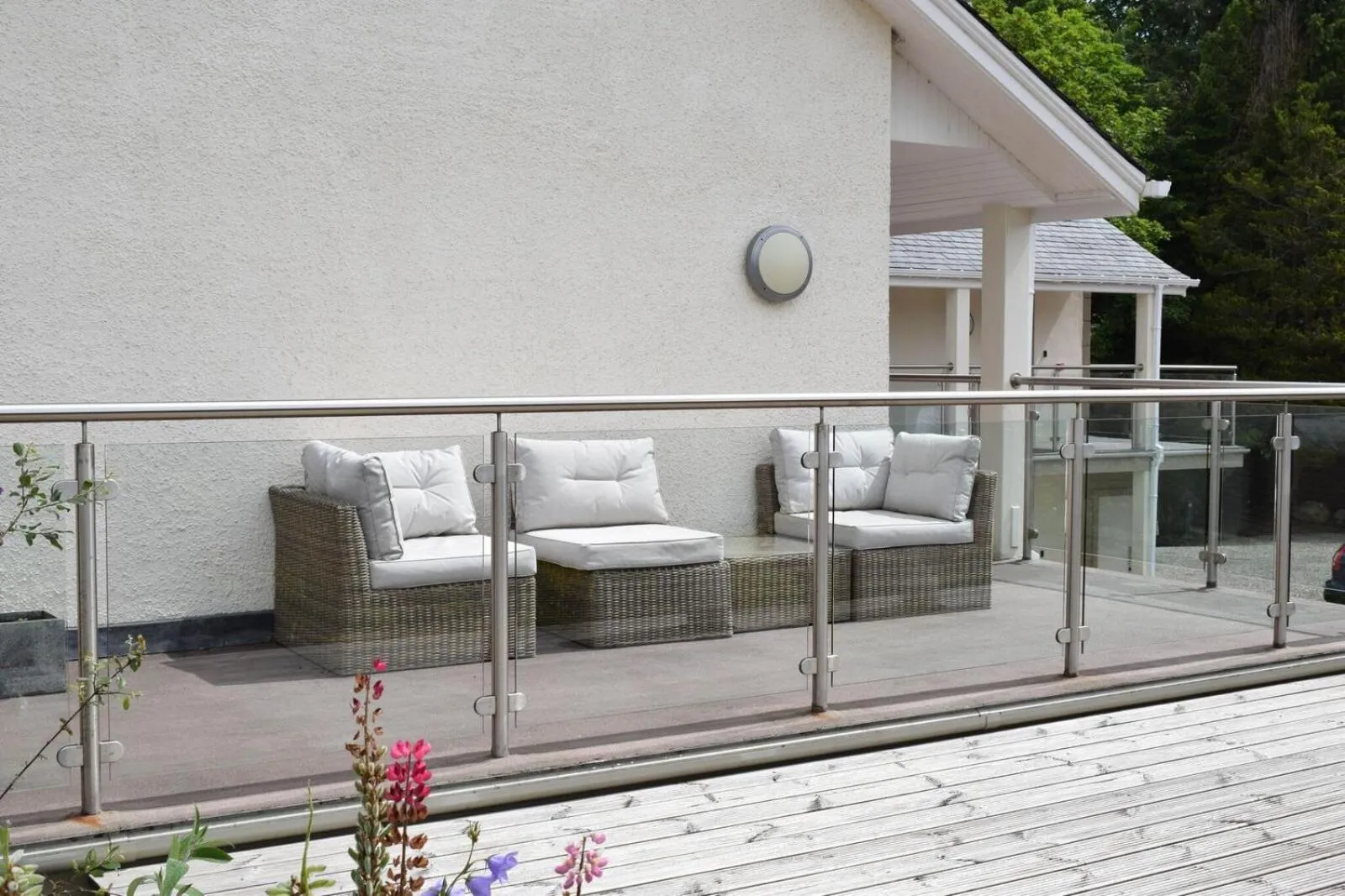 Balcony/Terrace in Craigmhor Lodge & Courtyard