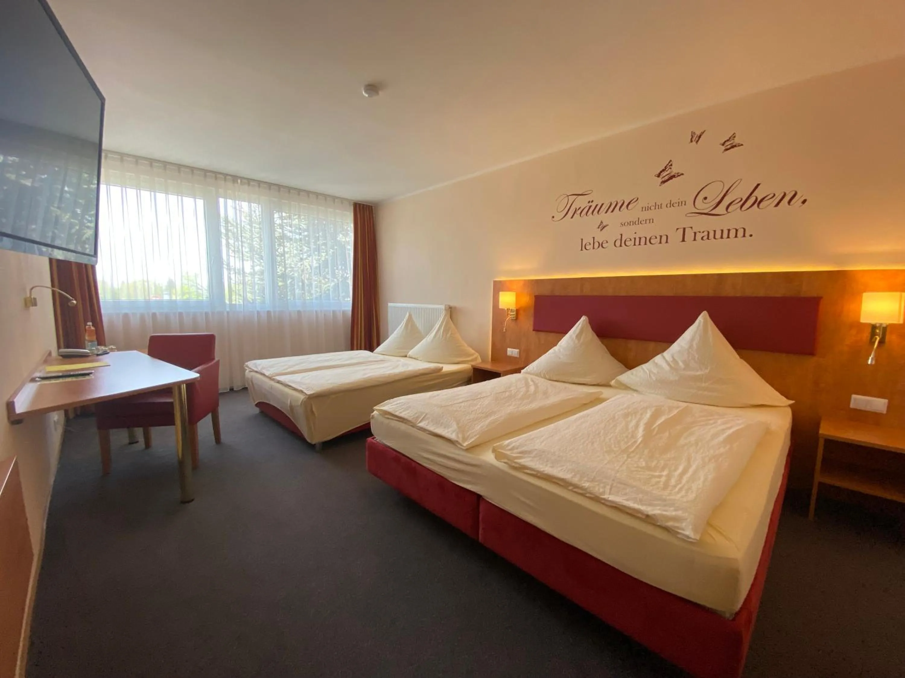 Photo of the whole room, Bed in Hotel Häfner