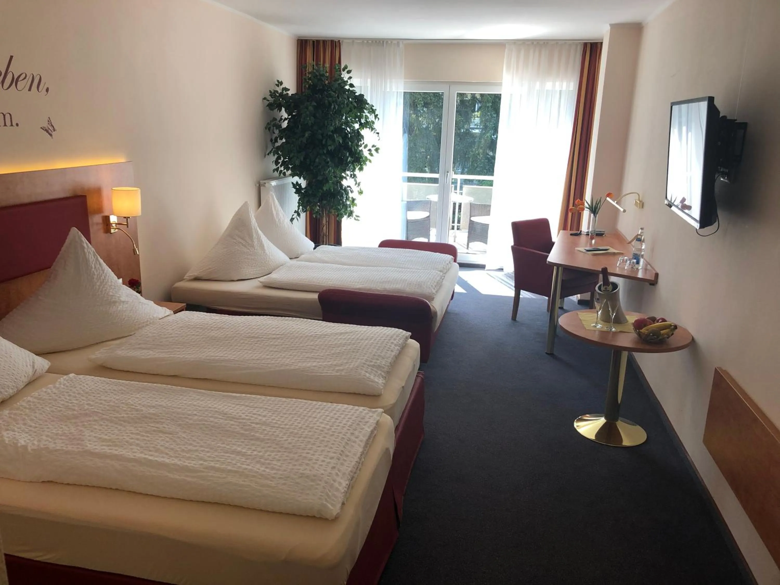Photo of the whole room, Bed in Hotel Häfner