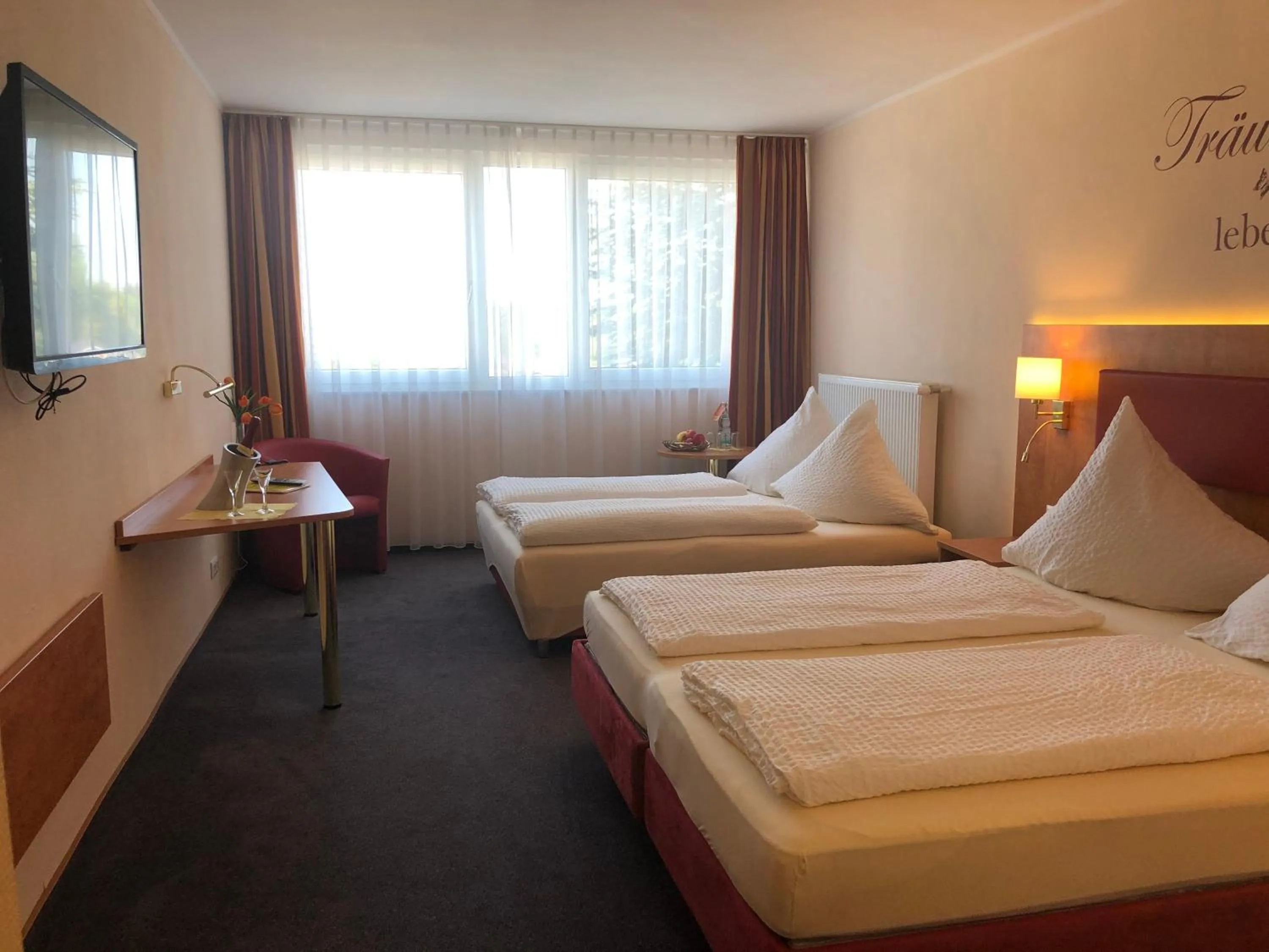 Photo of the whole room, Bed in Hotel Häfner