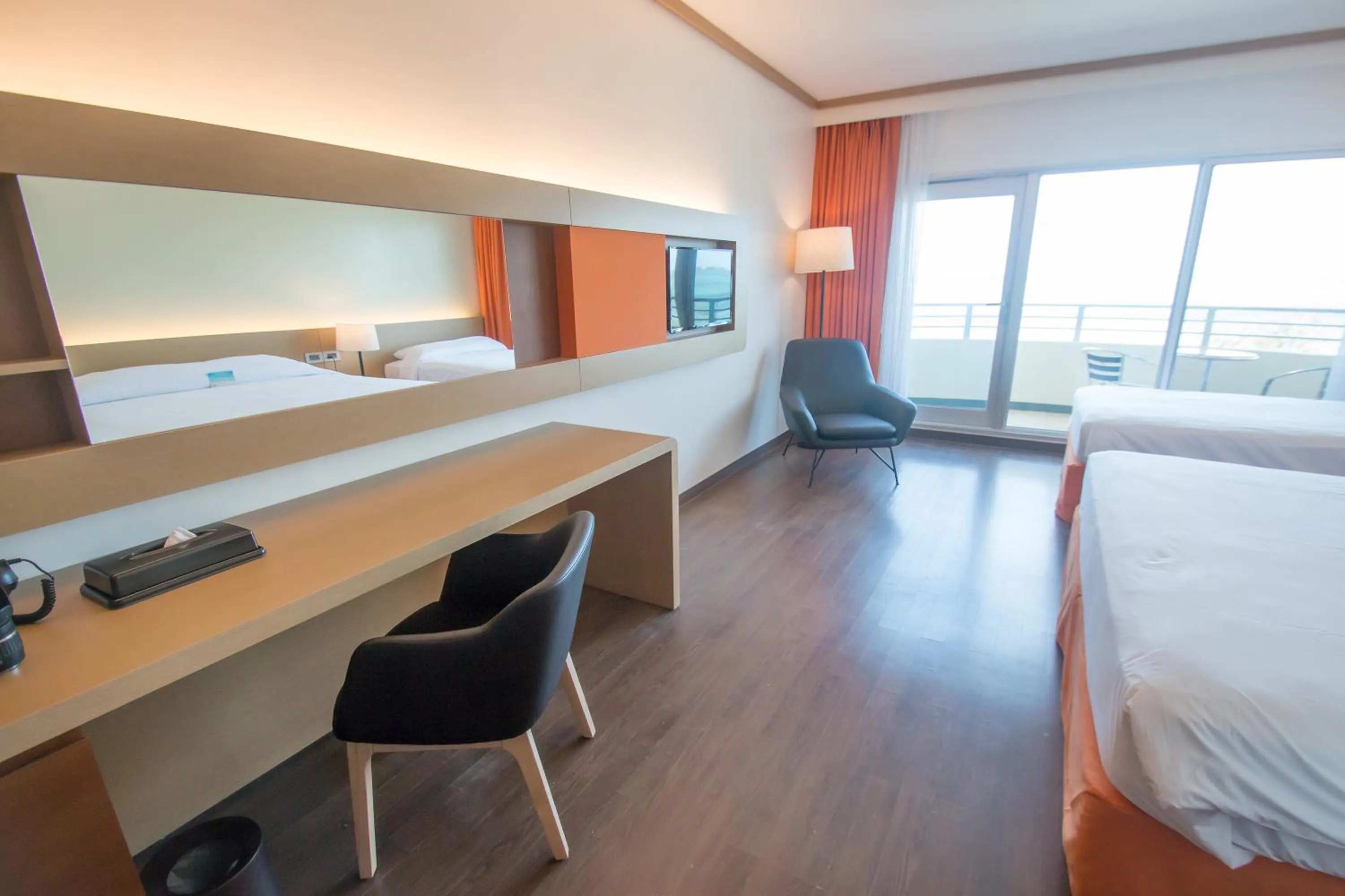 Photo of the whole room, Bed in Saipan World Resort