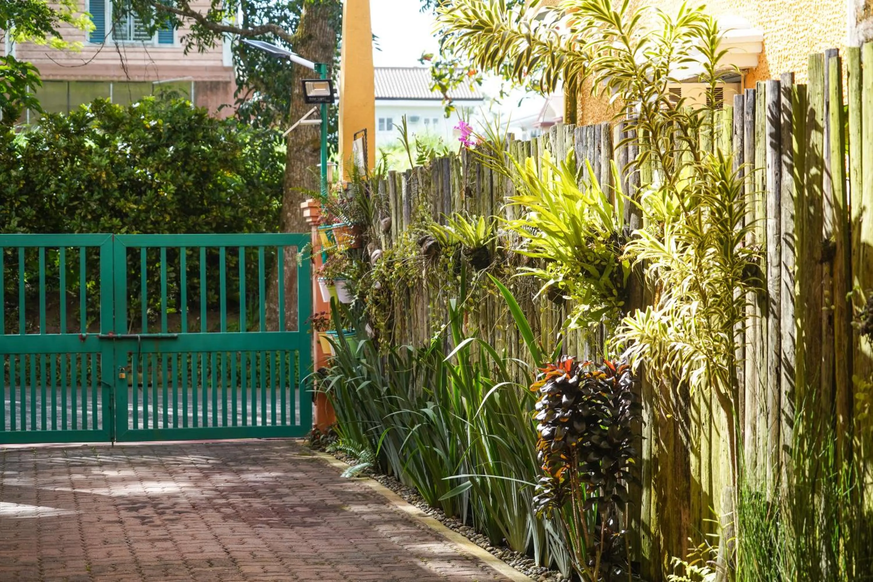 Parking in Charming Tagaytay Vacation Home