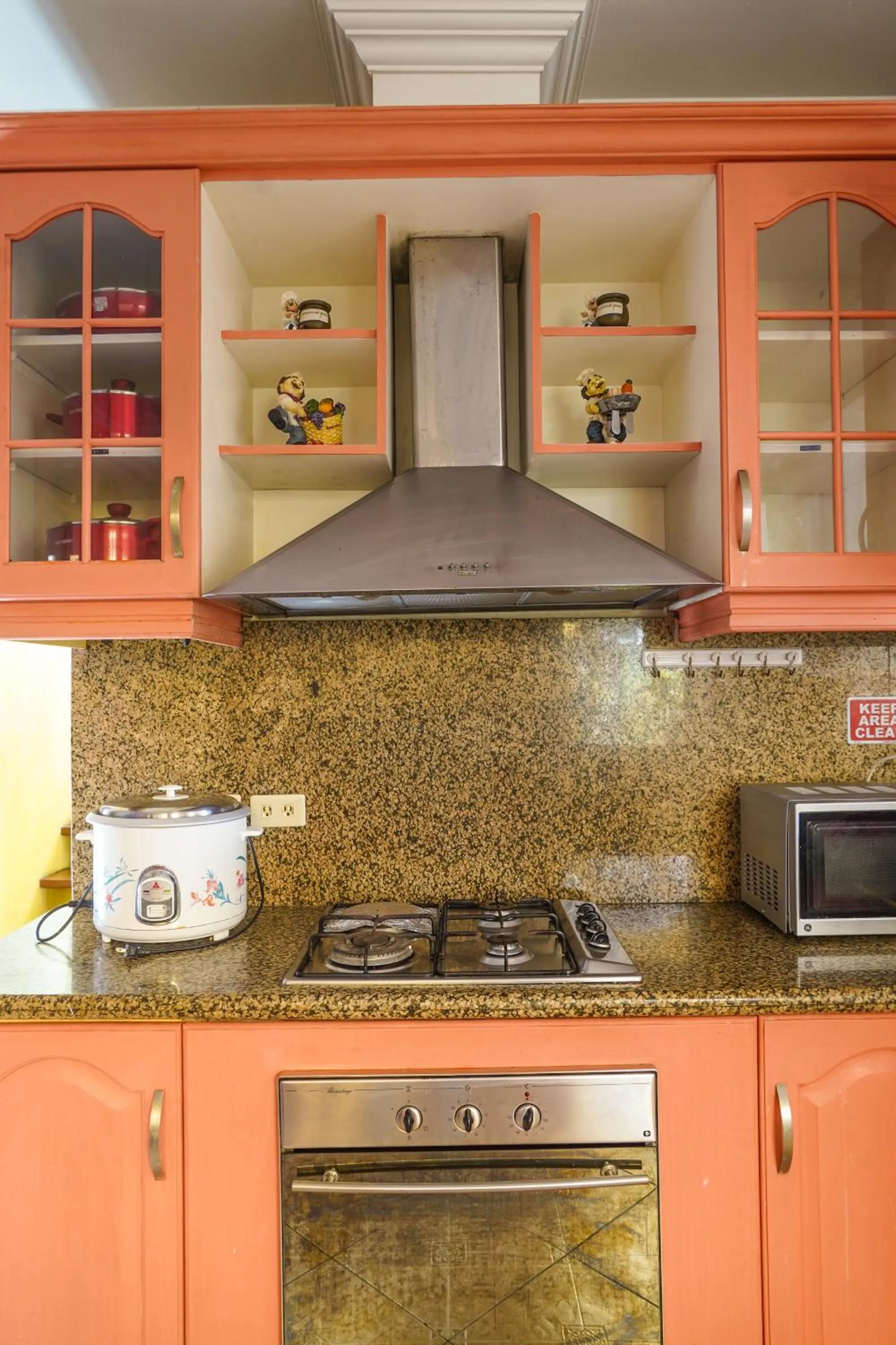 Coffee/tea facilities in Charming Tagaytay Vacation Home