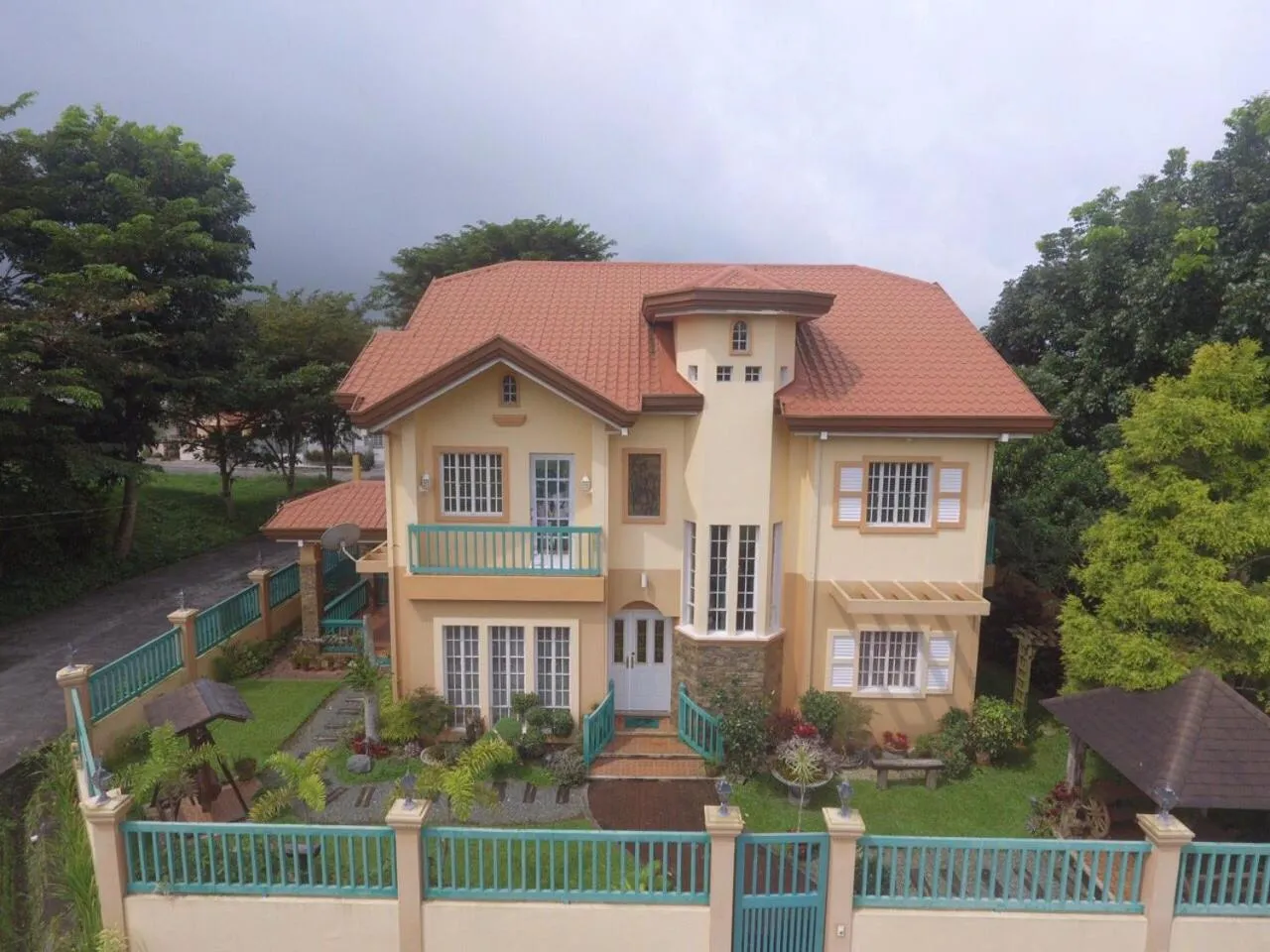 Property building in Charming Tagaytay Vacation Home